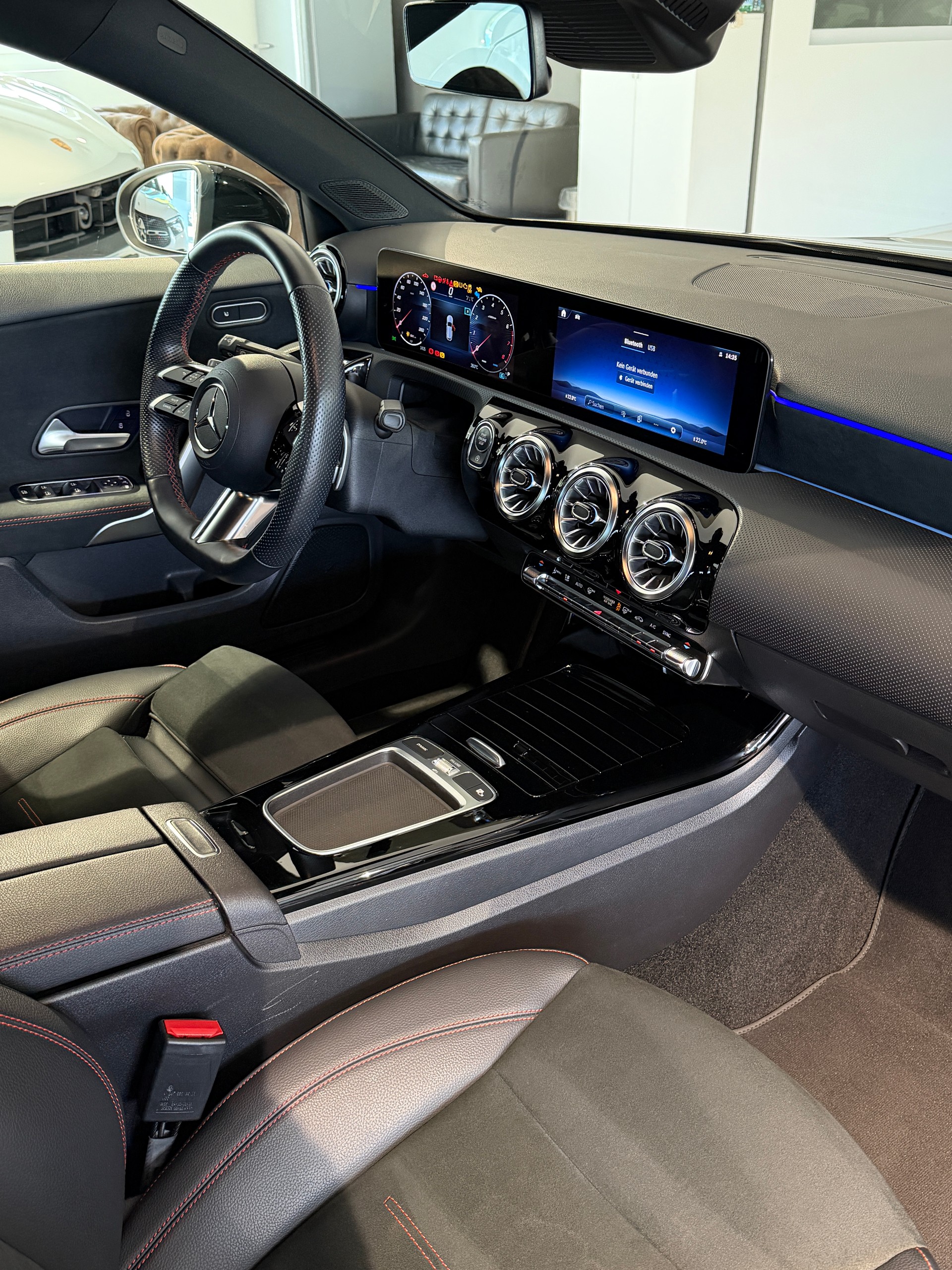 MERCEDES-BENZ A 180 Night Star AMG Line 7G-DCT-image-11