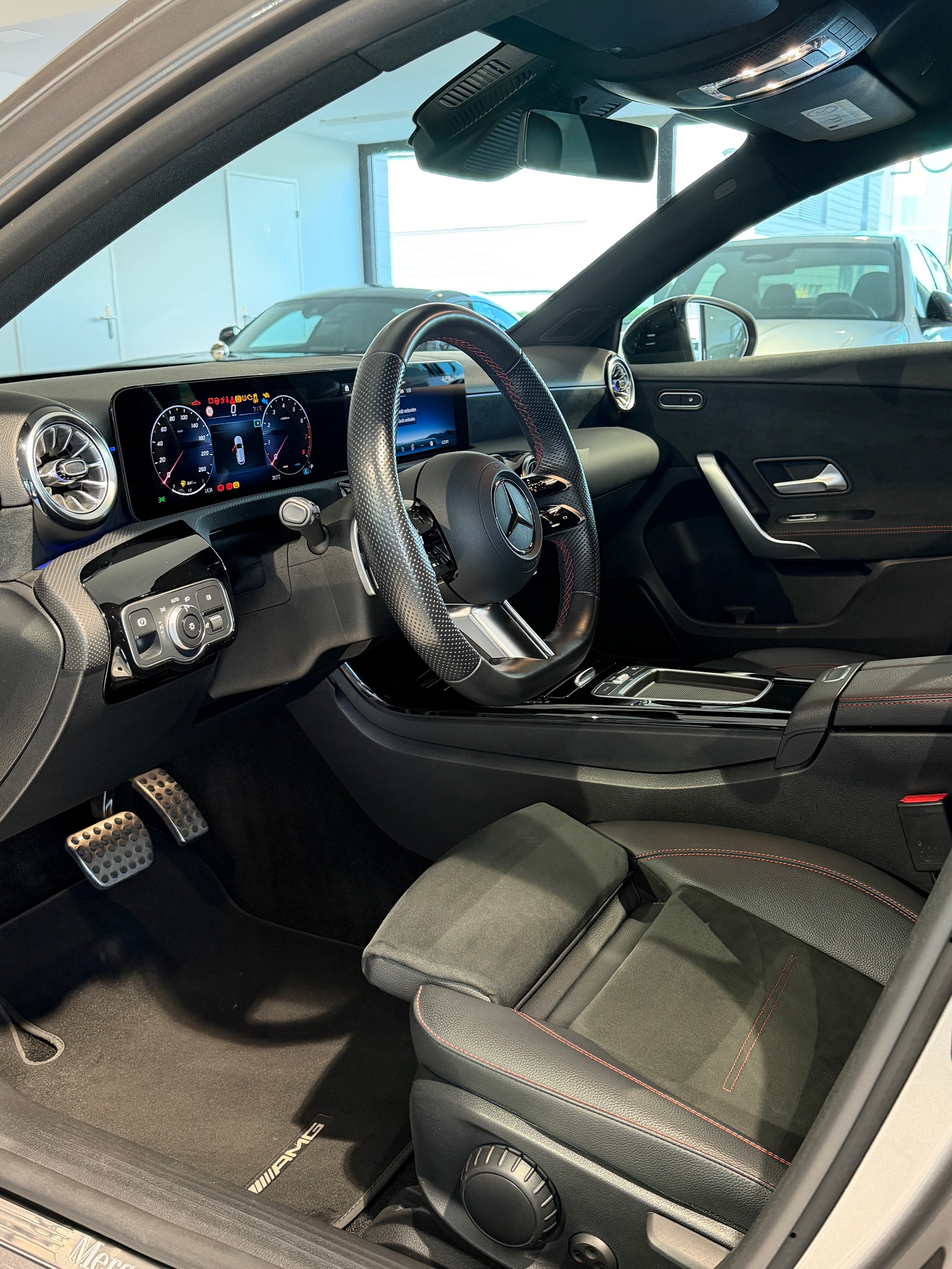 MERCEDES-BENZ A 180 Night Star AMG Line 7G-DCT-image-8