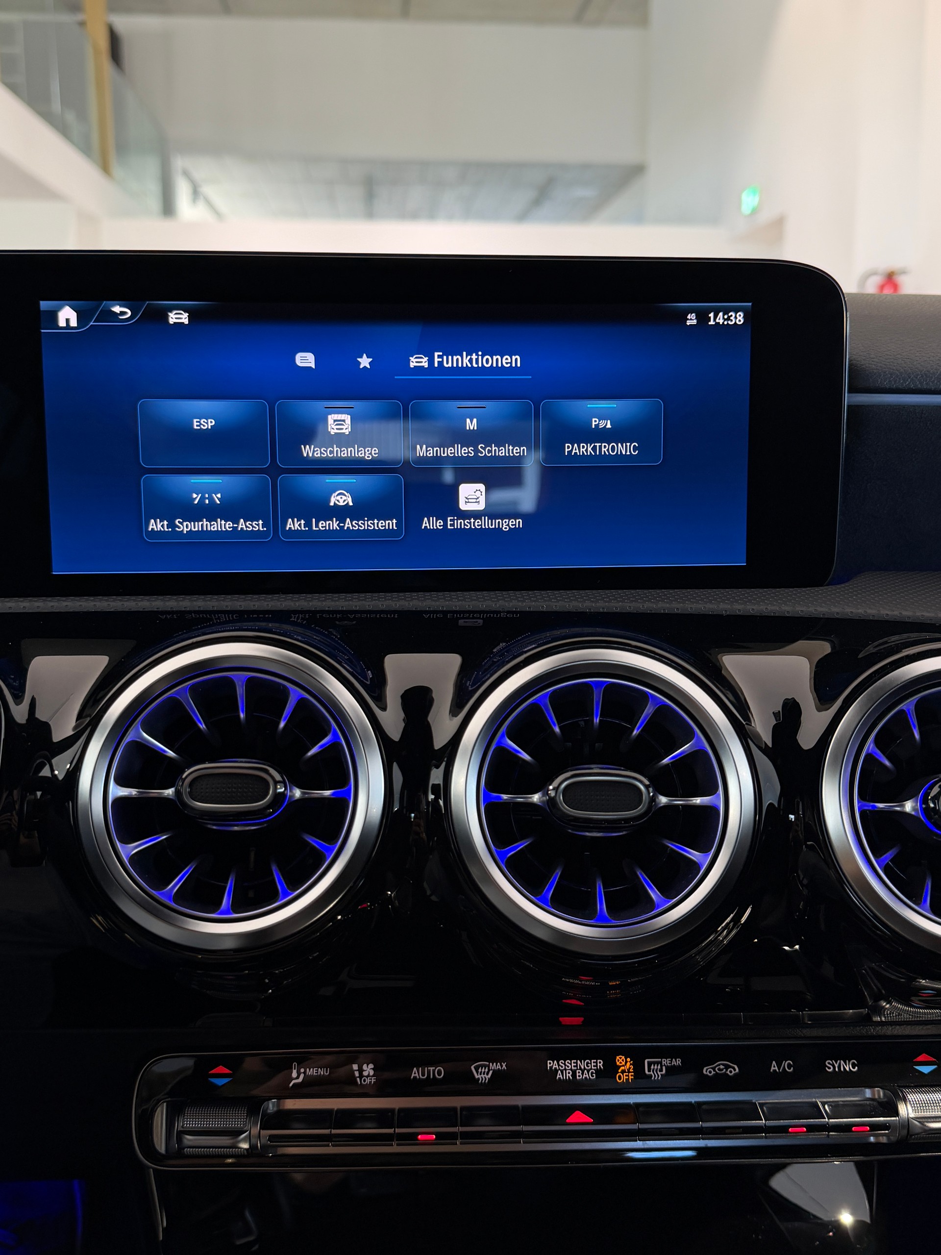 MERCEDES-BENZ A 180 Night Star AMG Line 7G-DCT-image-13