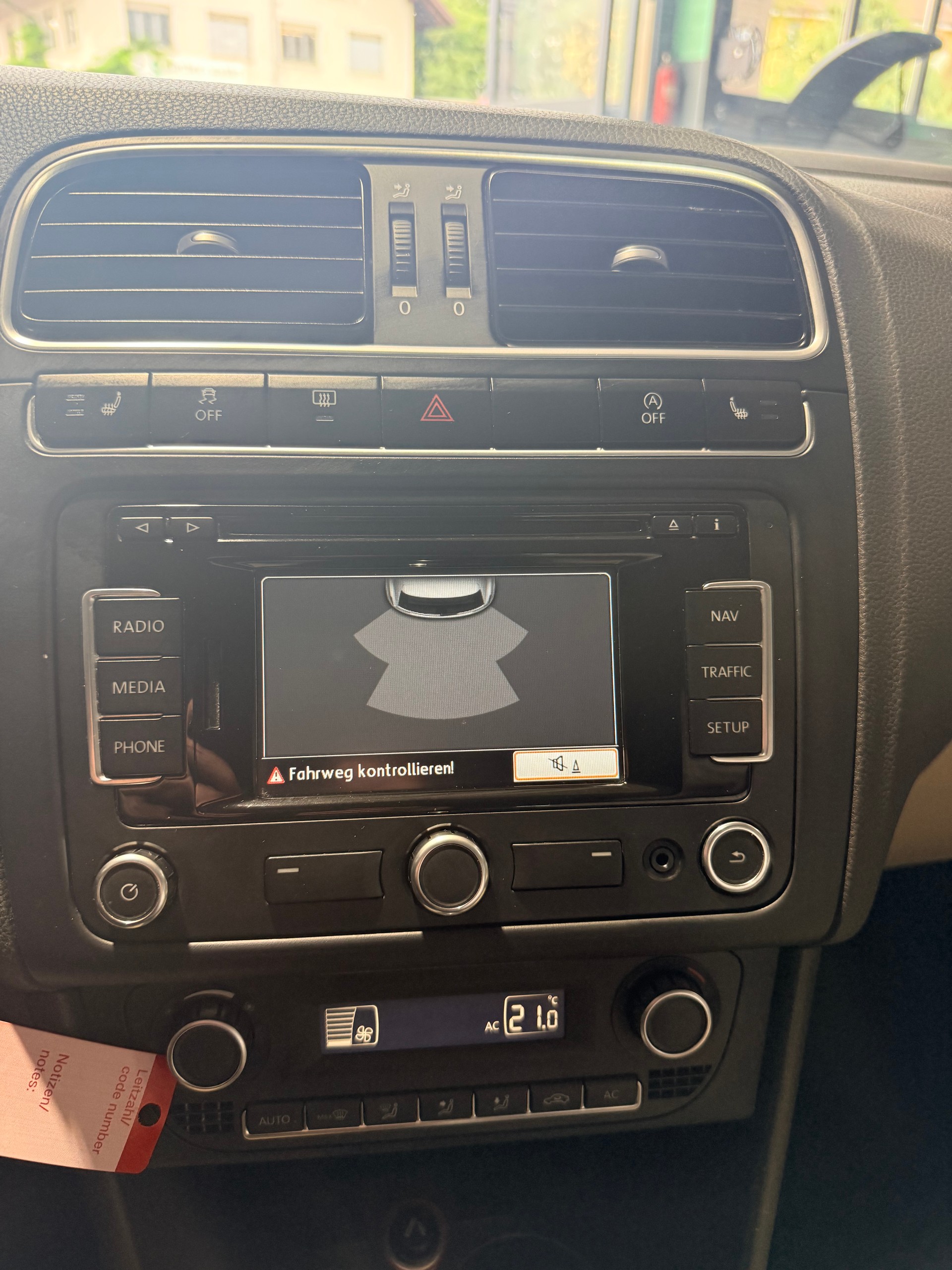 VW Polo 1.2 TSI BlueMotion Technology Design DSG-image-14