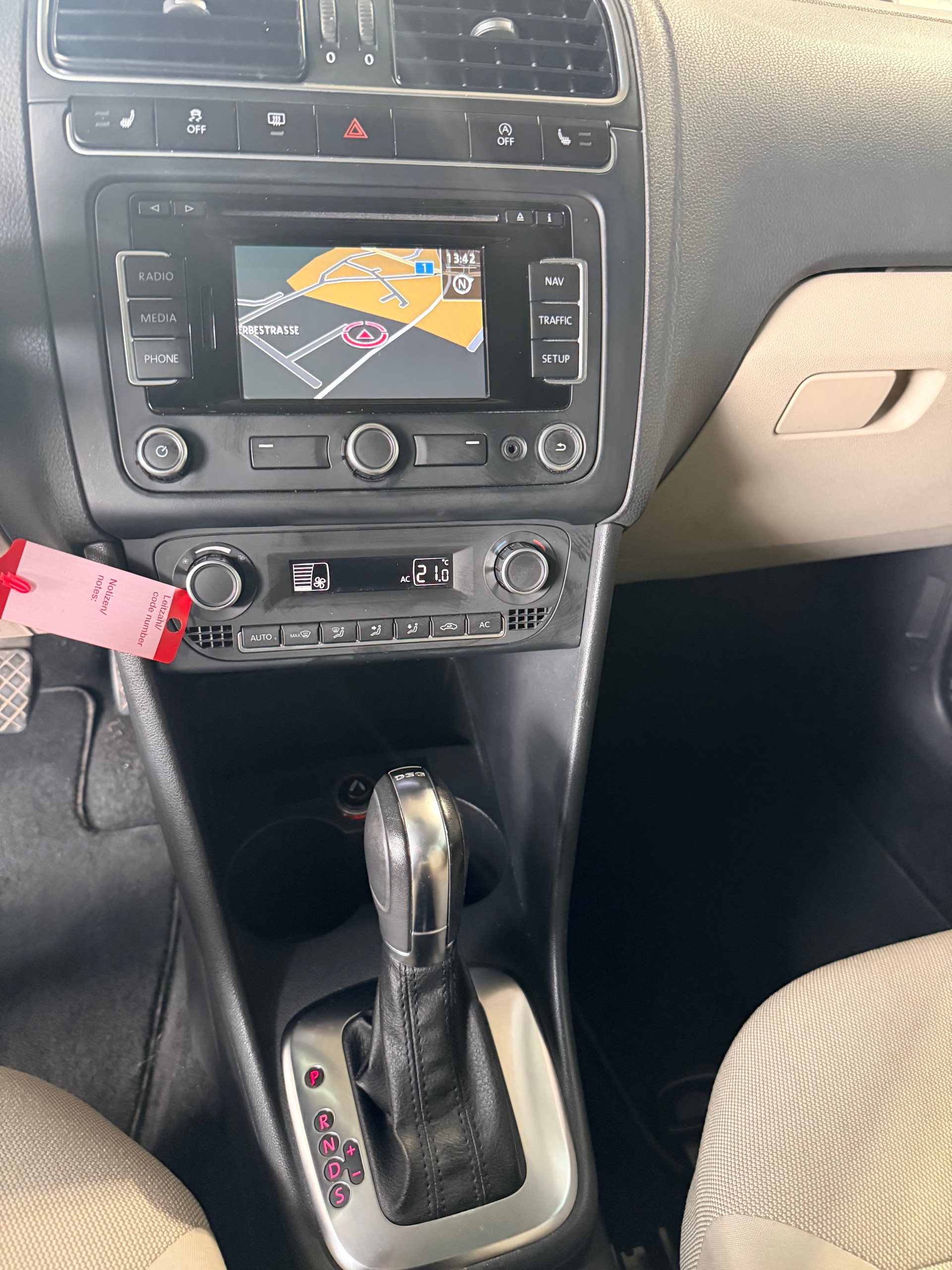 VW Polo 1.2 TSI BlueMotion Technology Design DSG-image-13
