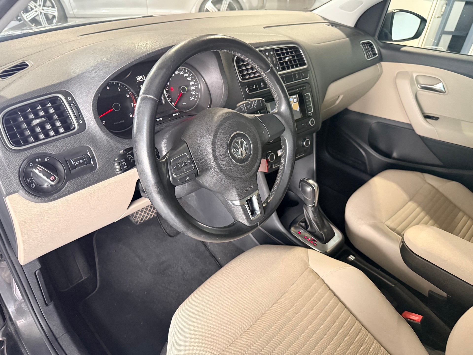 VW Polo 1.2 TSI BlueMotion Technology Design DSG-image-9