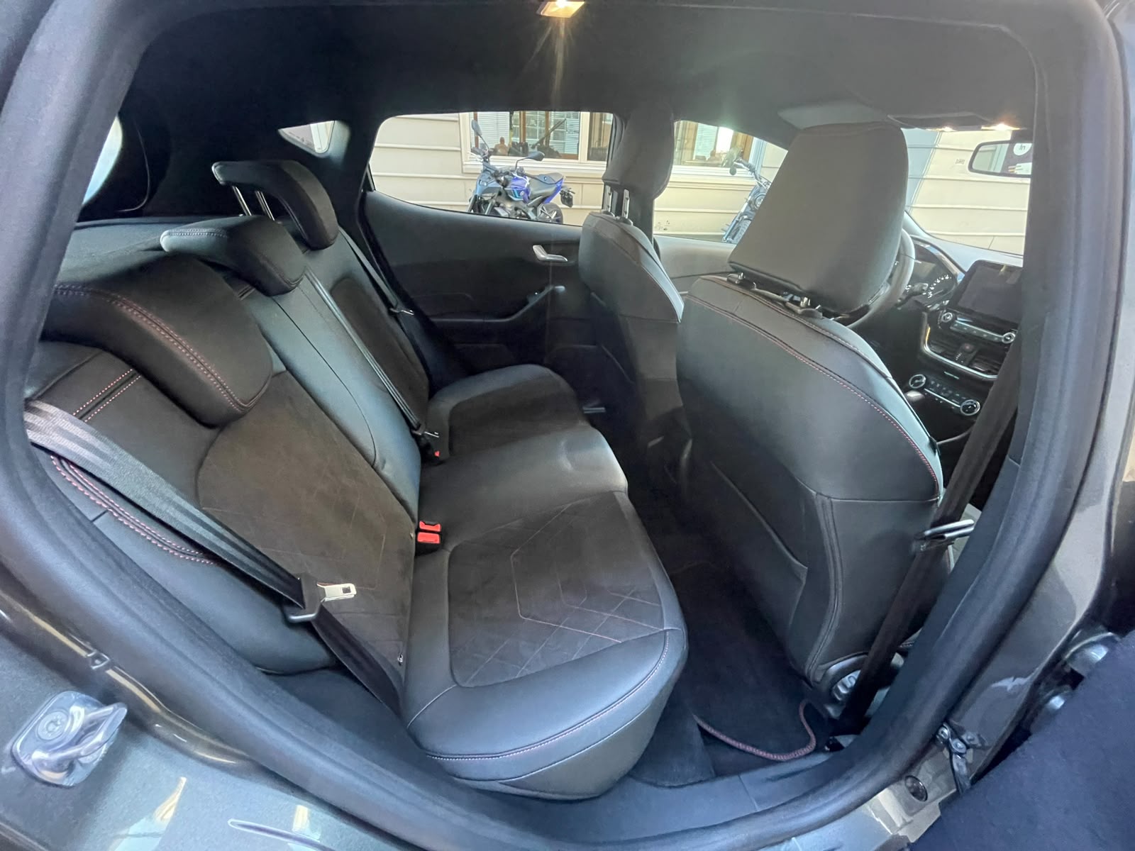 FORD Fiesta 1.0 SCTi MHEV ST Line X Automat-image-15