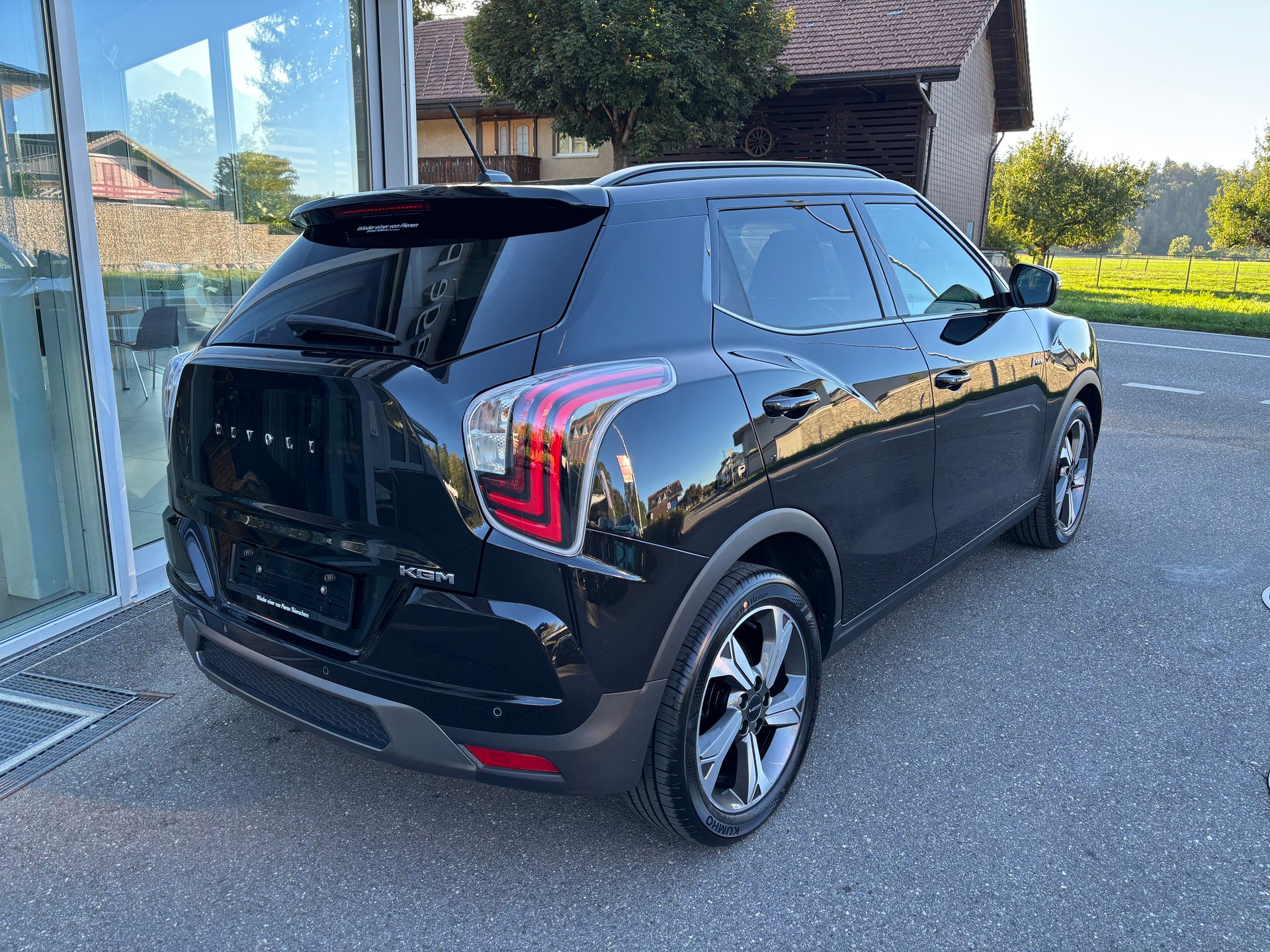KGM-SsangYong Tivoli 1.5TGDI Tita 4WD Automat-image-3