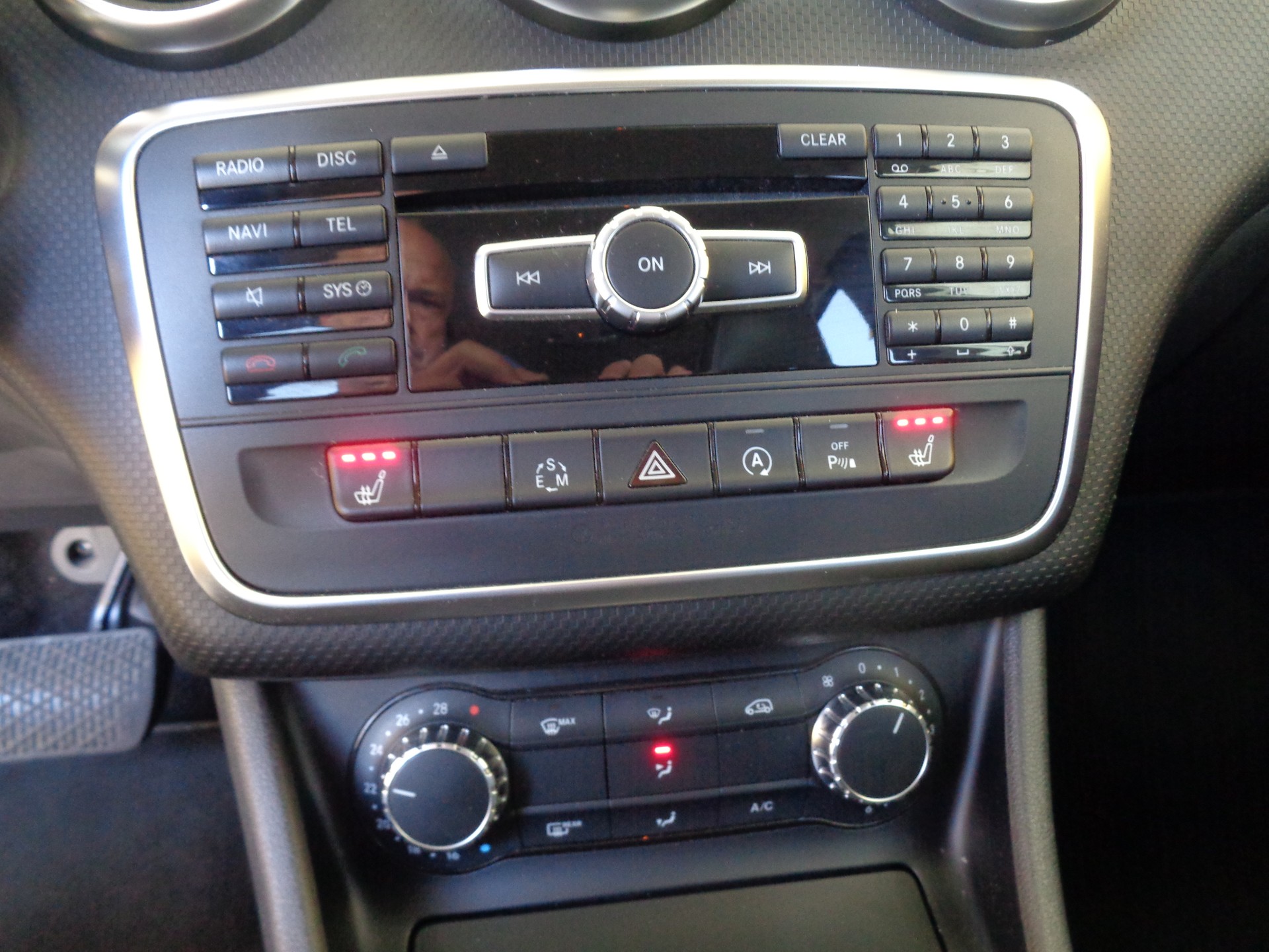 MERCEDES-BENZ A 200 Night Star 7G-DCT-image-11