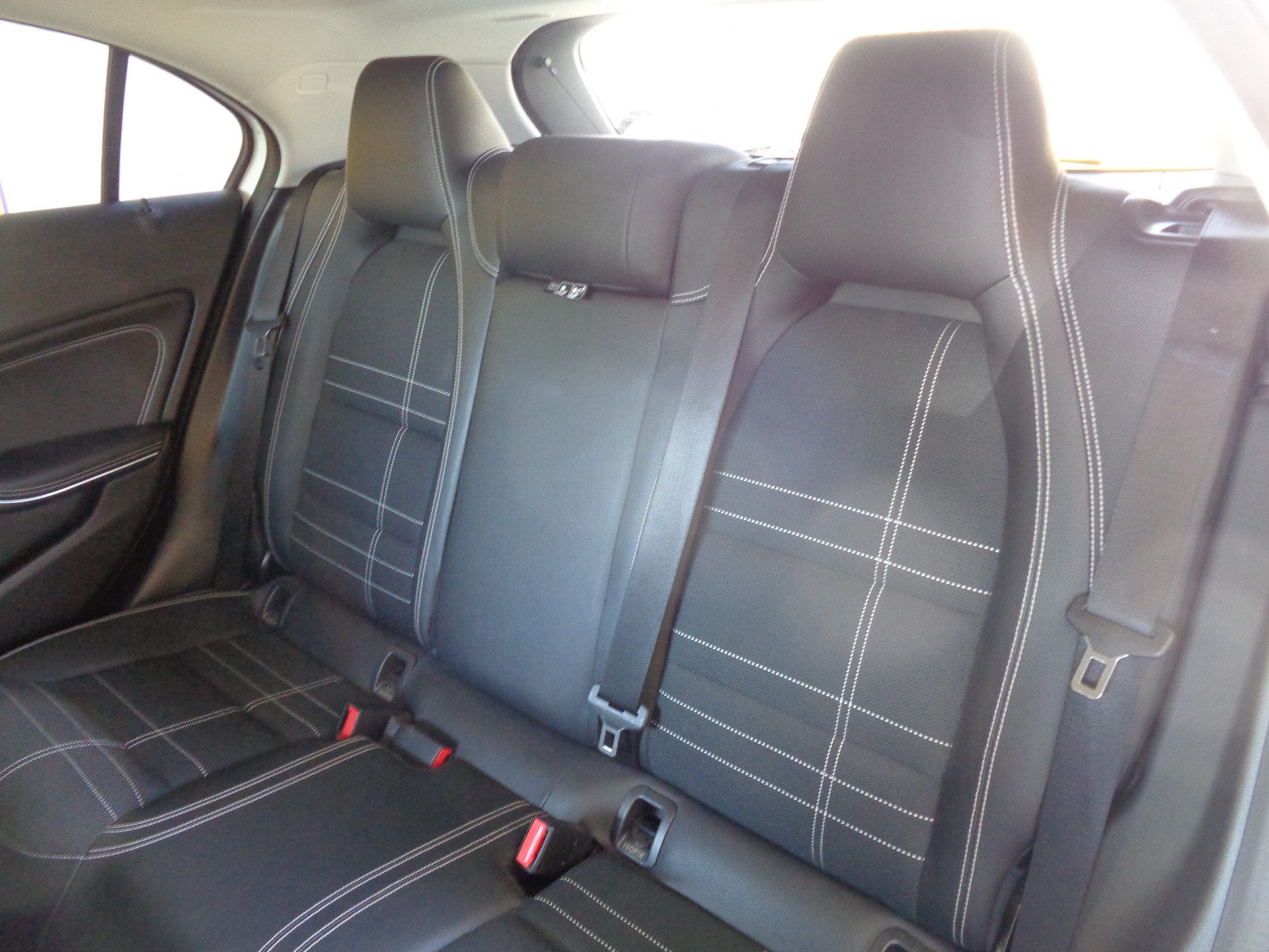 MERCEDES-BENZ A 200 Night Star 7G-DCT-image-8