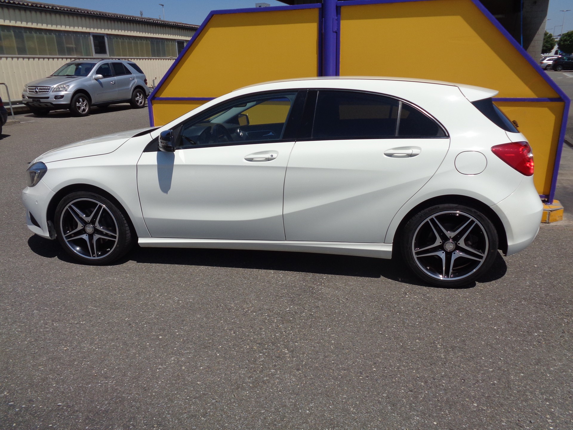 MERCEDES-BENZ A 200 Night Star 7G-DCT-image-4