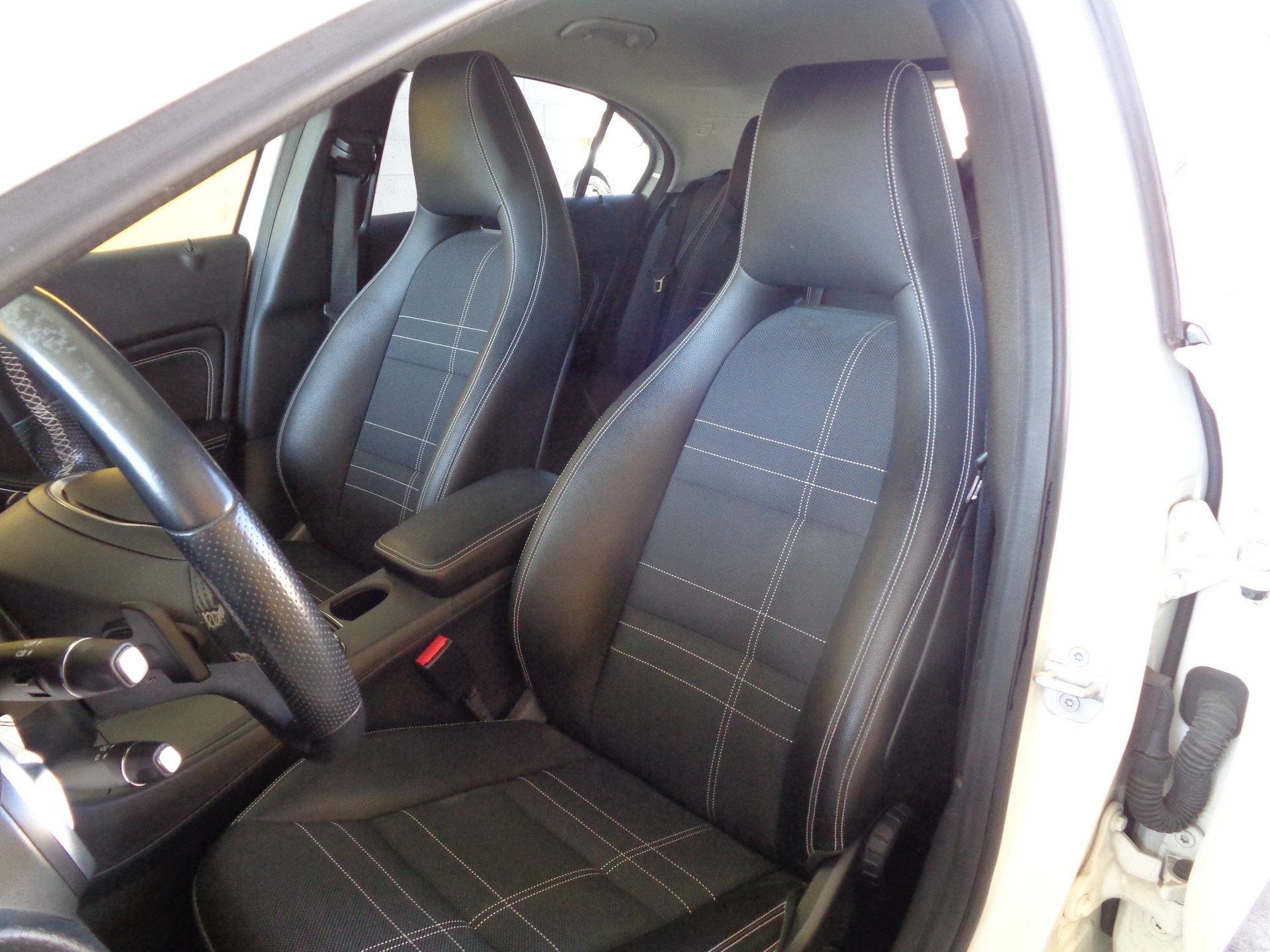 MERCEDES-BENZ A 200 Night Star 7G-DCT-image-7