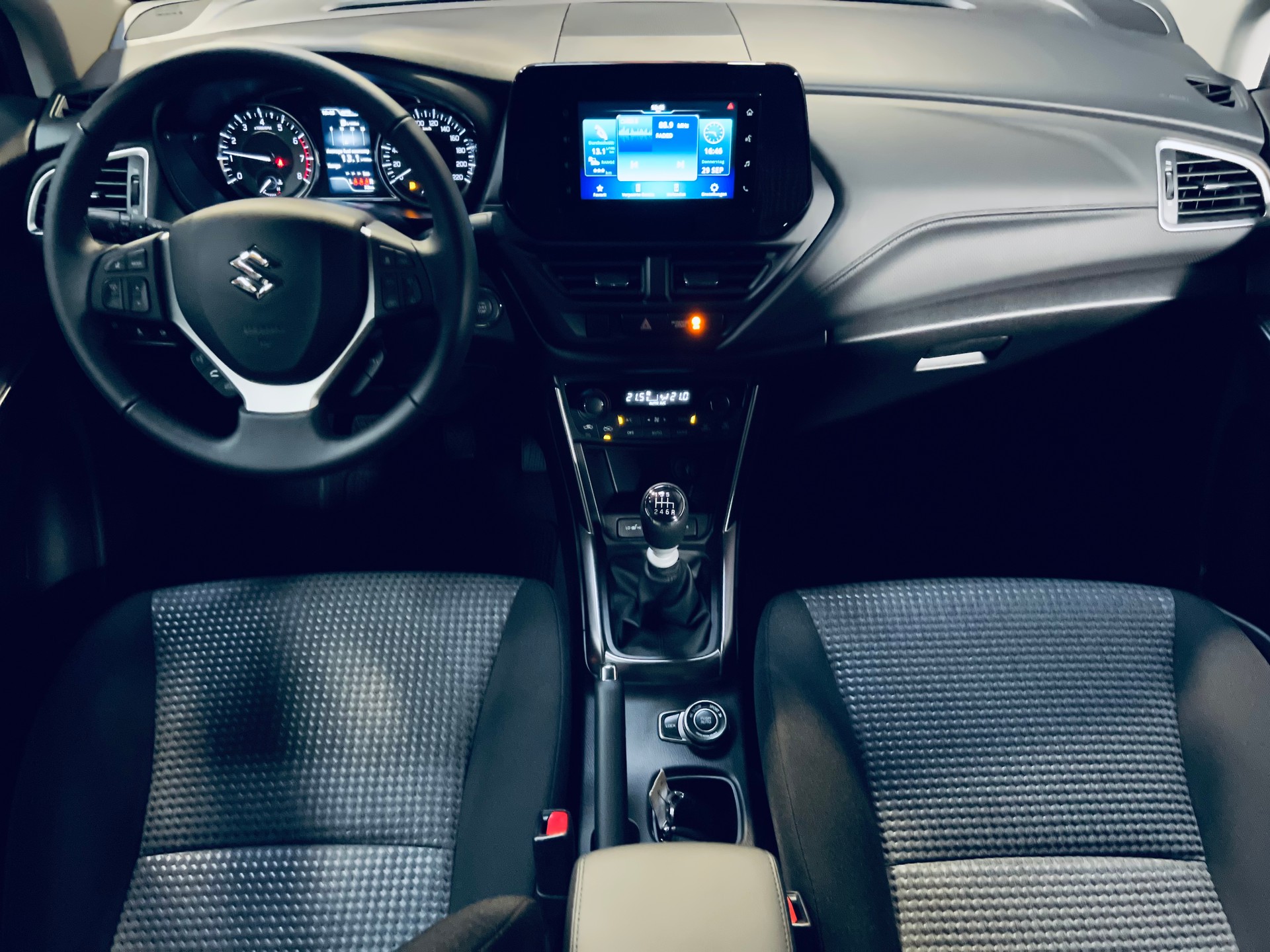 SUZUKI S-Cross 1.4 16V Compact+ MHD 4WD-image-13