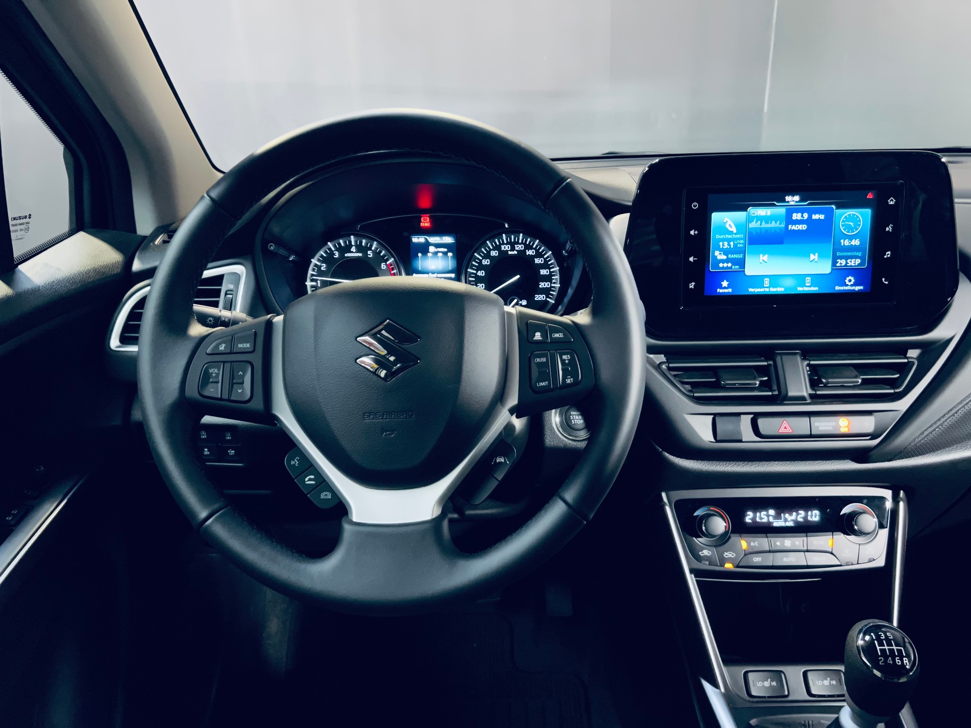 SUZUKI S-Cross 1.4 16V Compact+ MHD 4WD-image-14