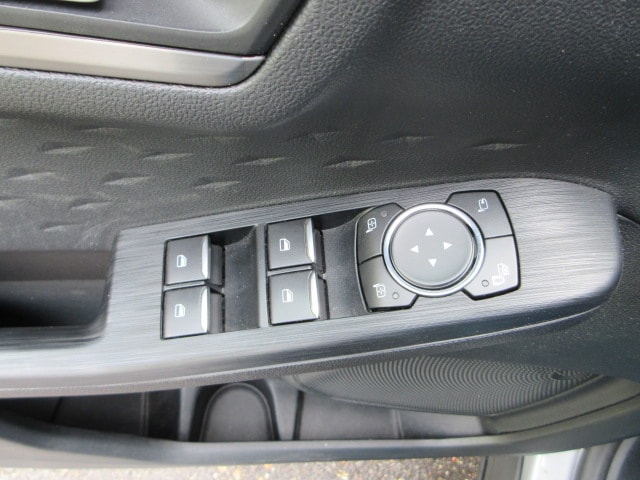 FORD Kuga 2.5 Hybrid Titanium X 4x4-image-9