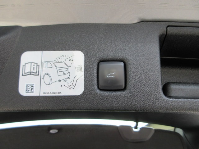 FORD Kuga 2.5 Hybrid Titanium X 4x4-image-8