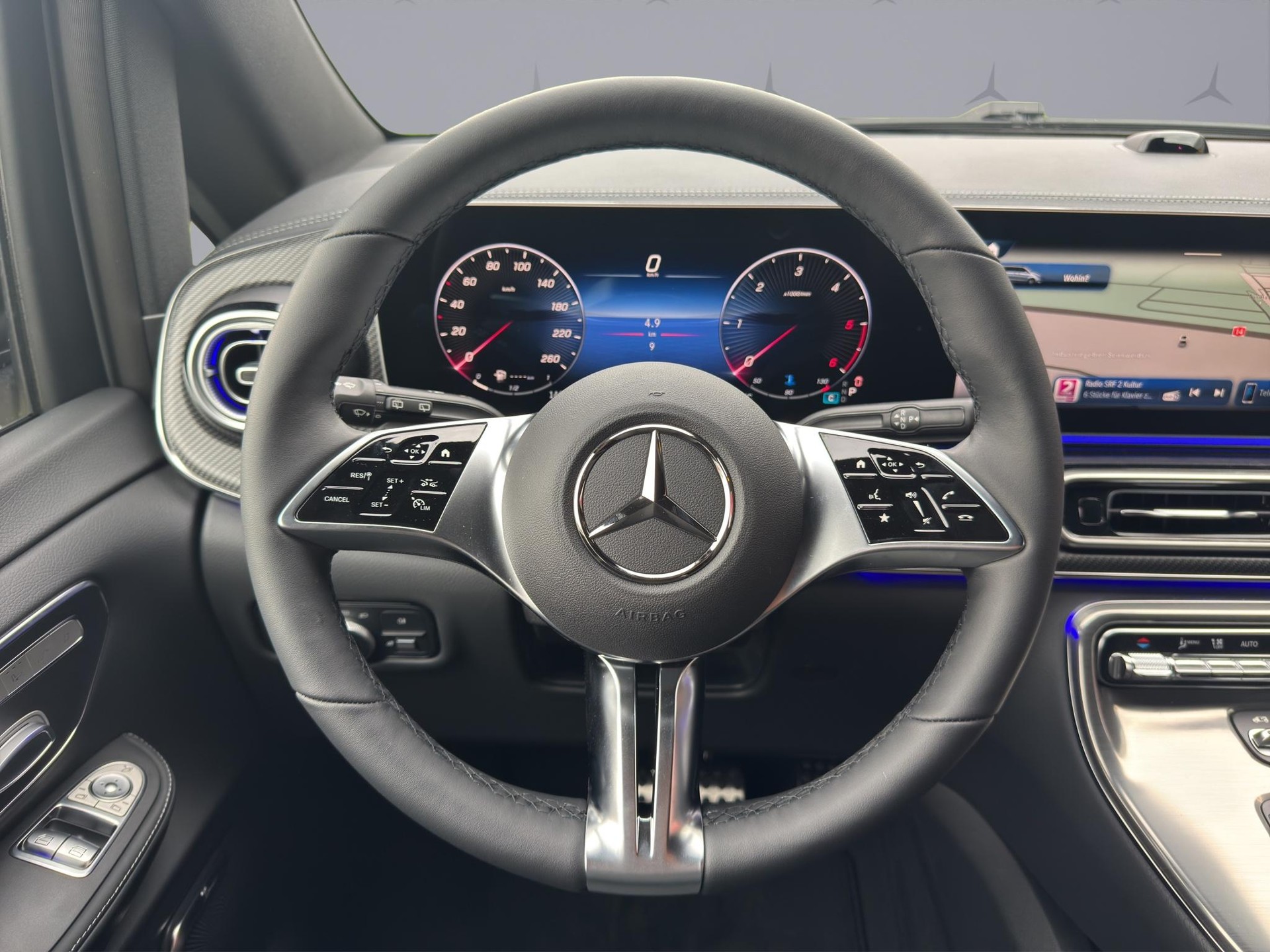 MERCEDES-BENZ V 300 d Exclusive Swiss Edition L 4Matic-image-12