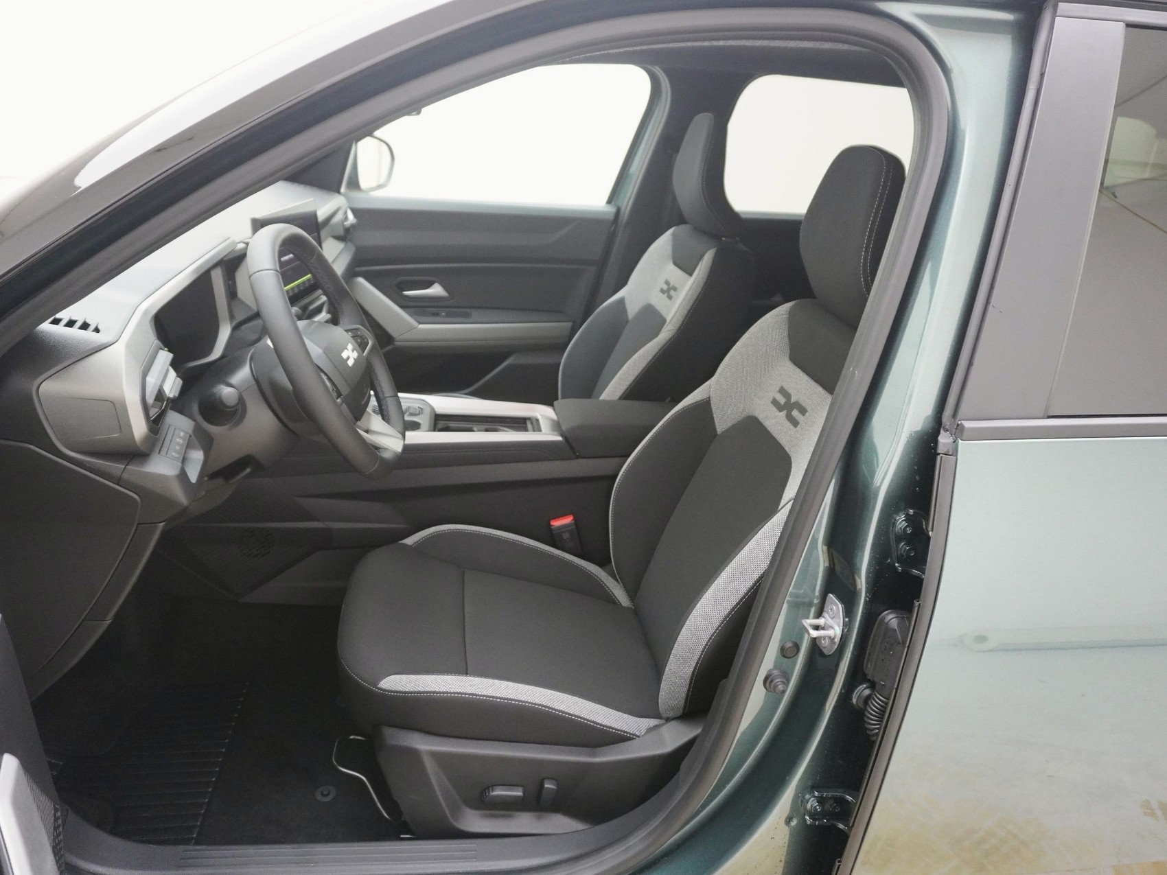 DACIA Bigster 1.2 Hybrid Journey 4x4-image-9