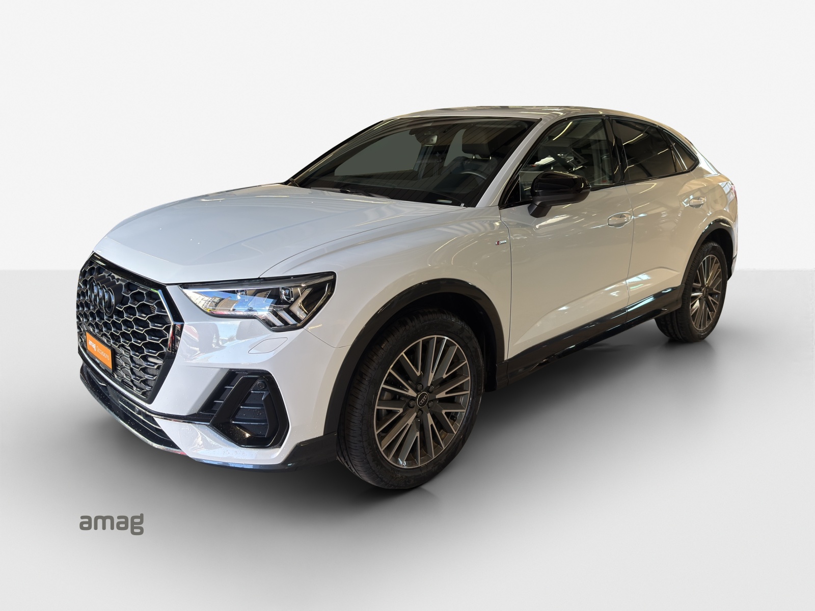 AUDI Q3 Sportback 40 TFSI S line quattro S-tronic-image-0