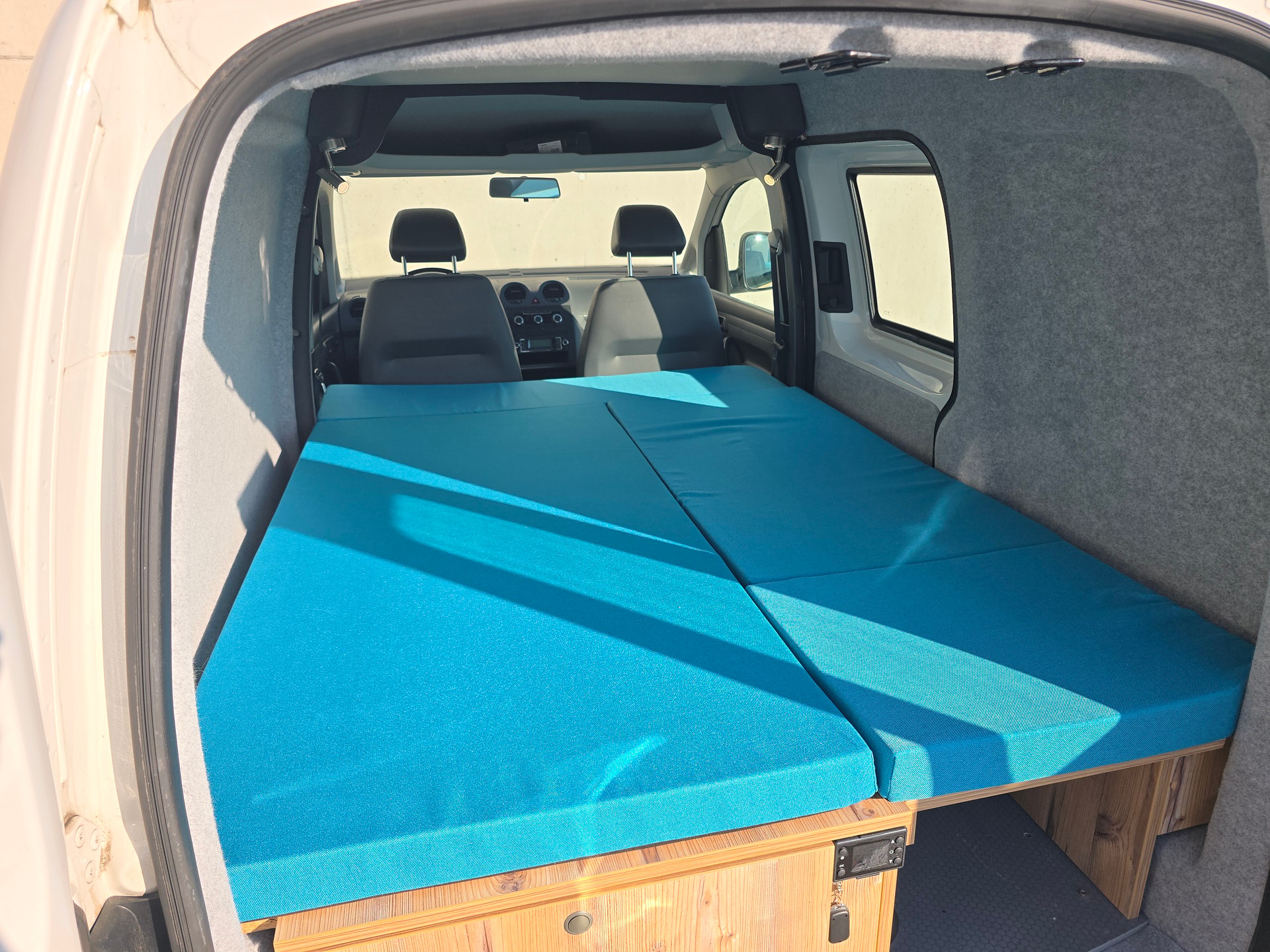 VW GEOVAN M - 1.6TDI 102PS - Automat - Klima-image-12