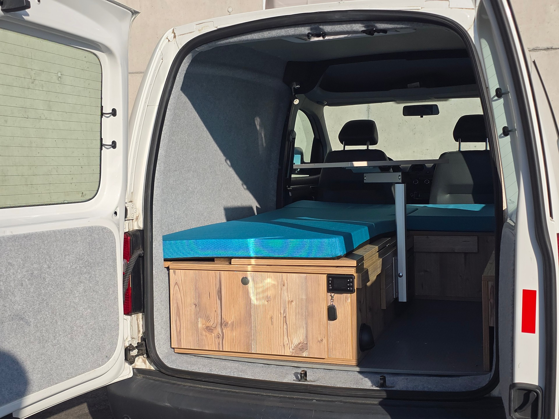 VW GEOVAN M - 1.6TDI 102PS - Automat - Klima-image-11