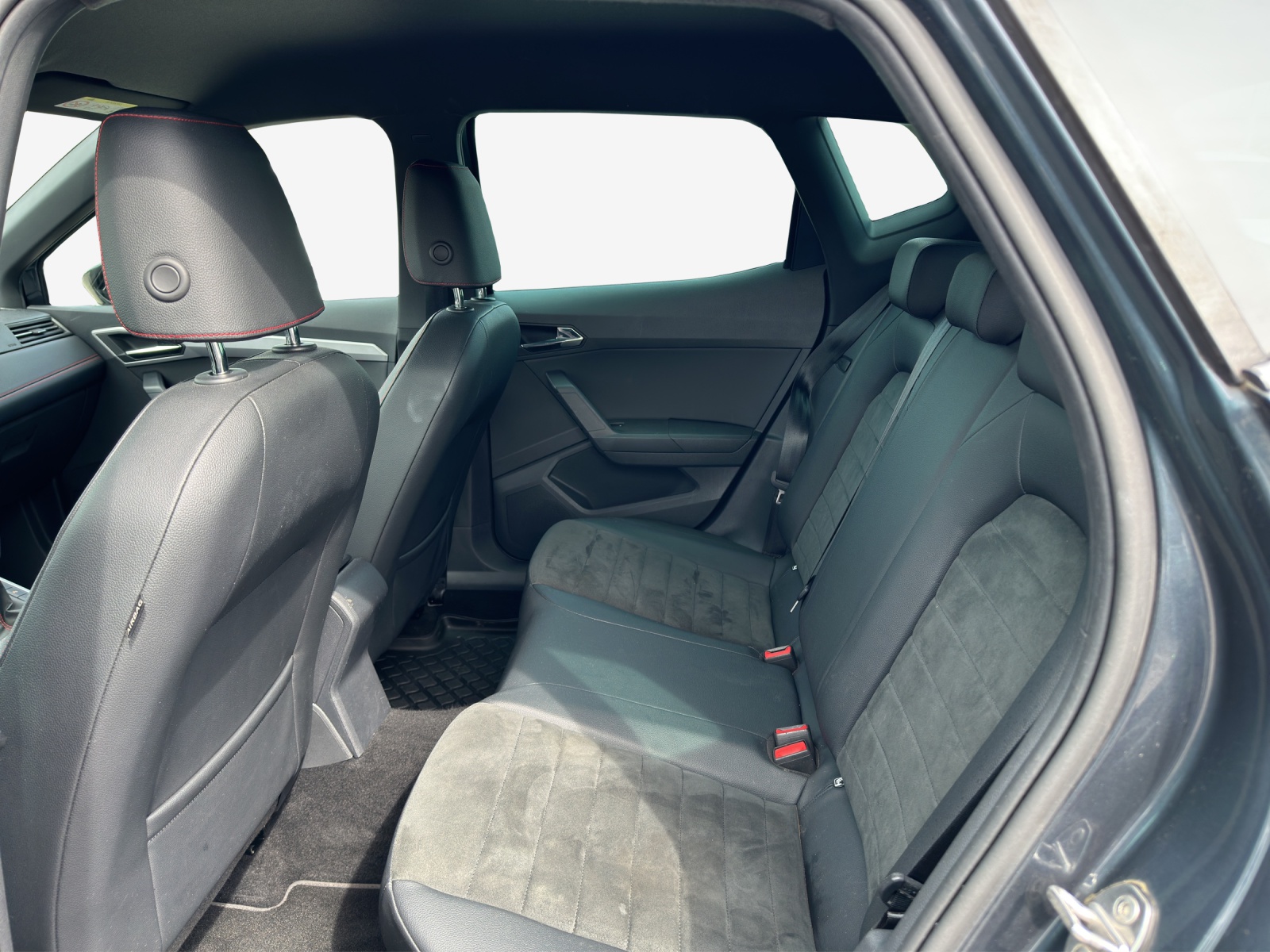 SEAT Arona 1.5 TSI Evo FR-image-11