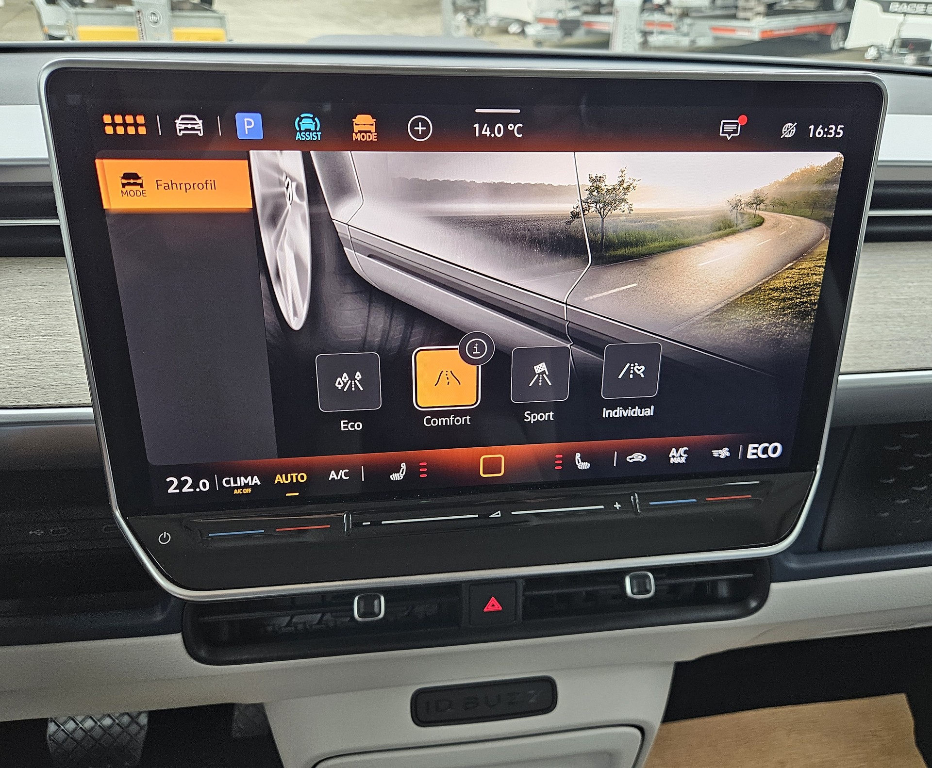 VW ID.Buzz LWB Pro mit 6-Sitzplätzen-image-21
