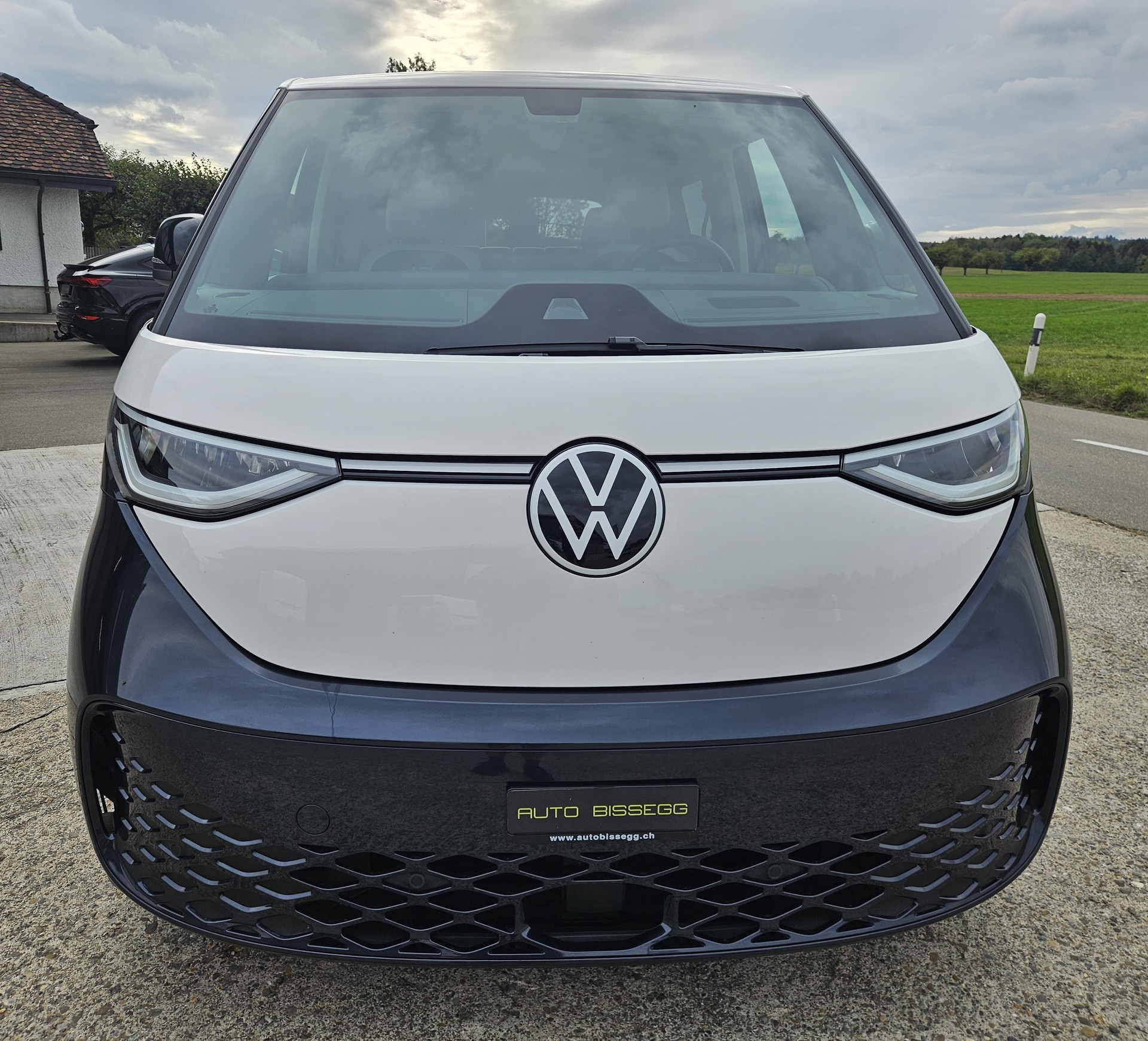 VW ID.Buzz LWB Pro mit 6-Sitzplätzen-image-1