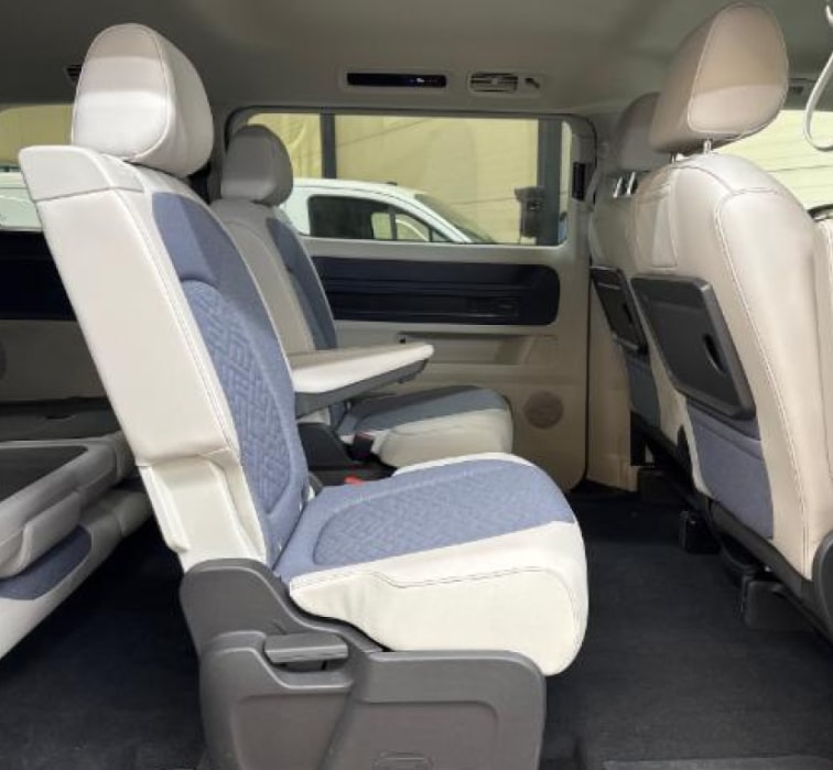 VW ID.Buzz LWB Pro mit 6-Sitzplätzen-image-9