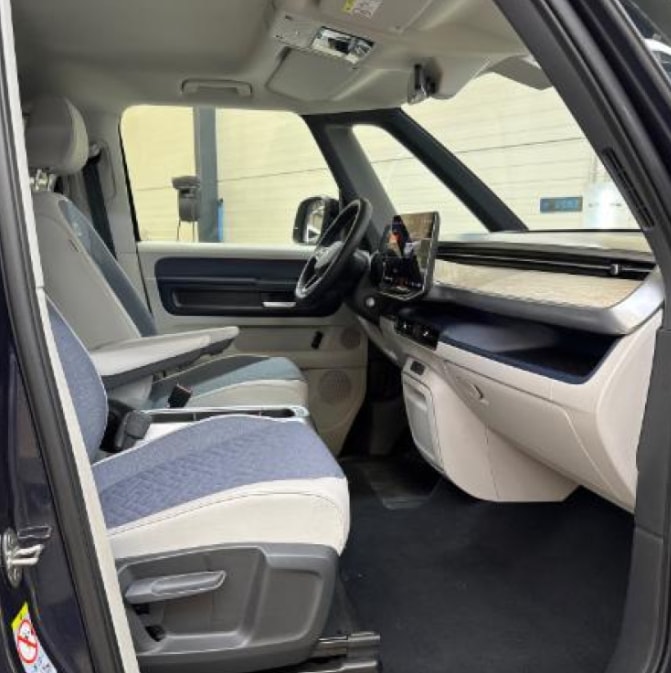 VW ID.Buzz LWB Pro mit 6-Sitzplätzen-image-7