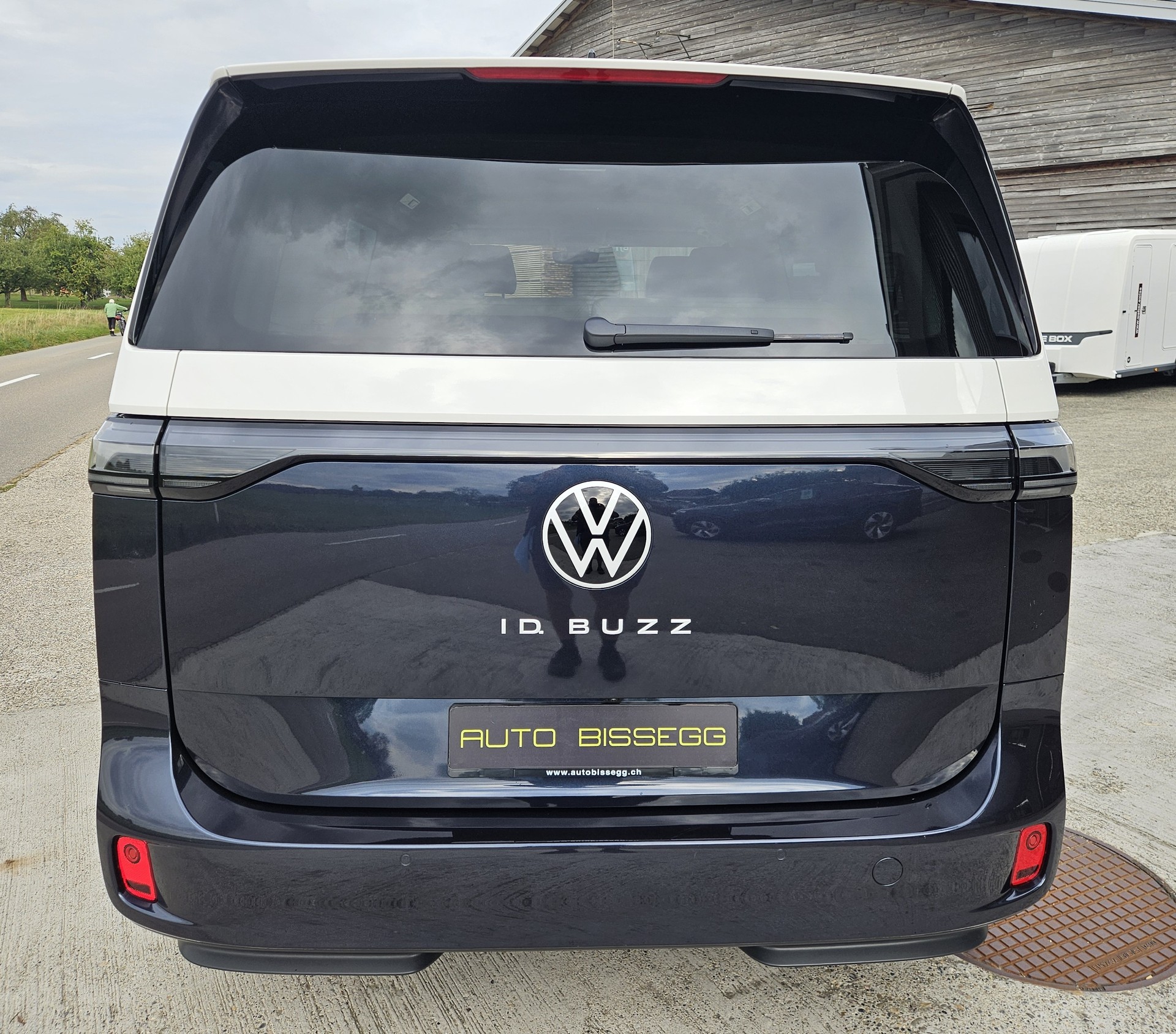 VW ID.Buzz LWB Pro mit 6-Sitzplätzen-image-5