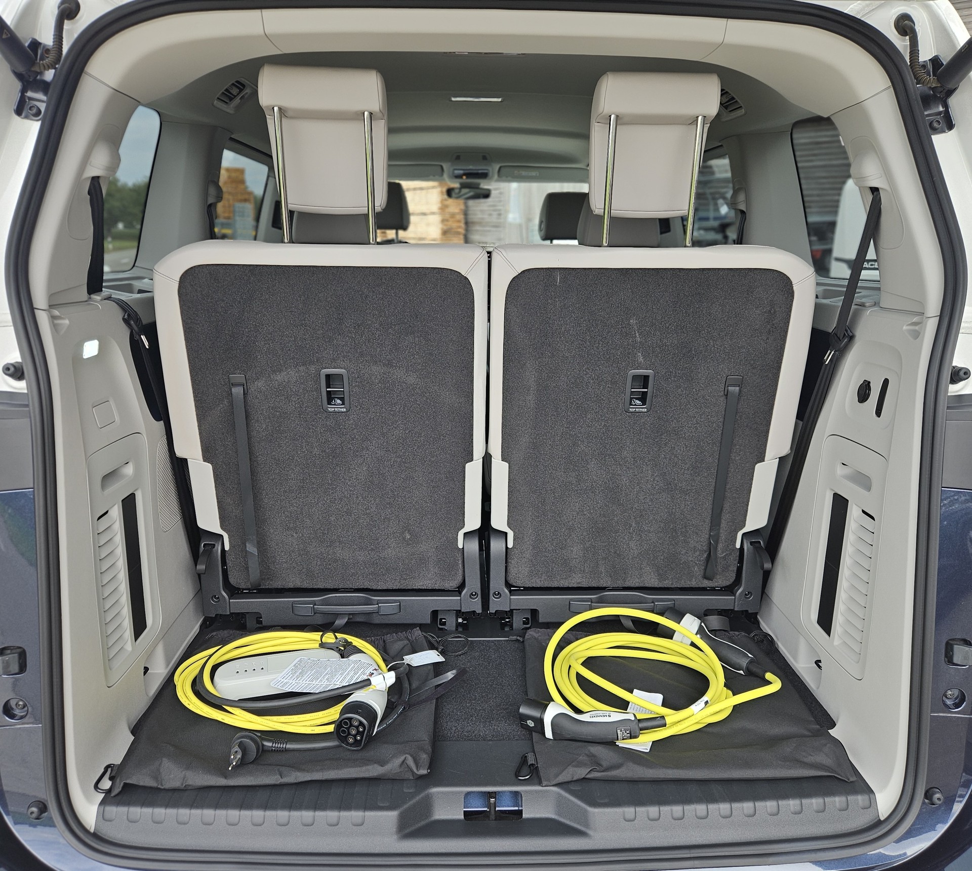 VW ID.Buzz LWB Pro mit 6-Sitzplätzen-image-27
