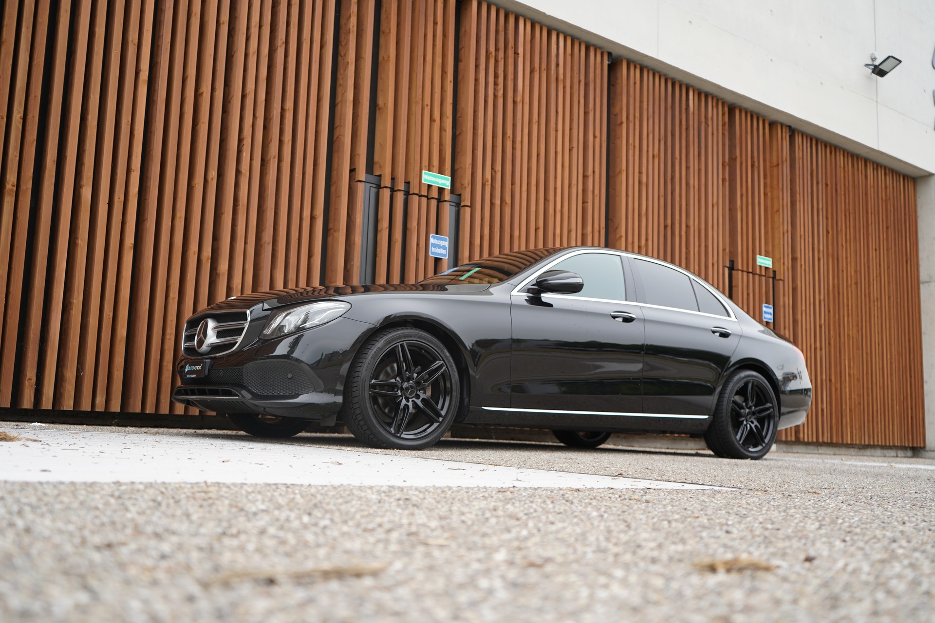 MERCEDES-BENZ E 200 AVANTGARDE 9G-TRONIC l 184 PS-image-8