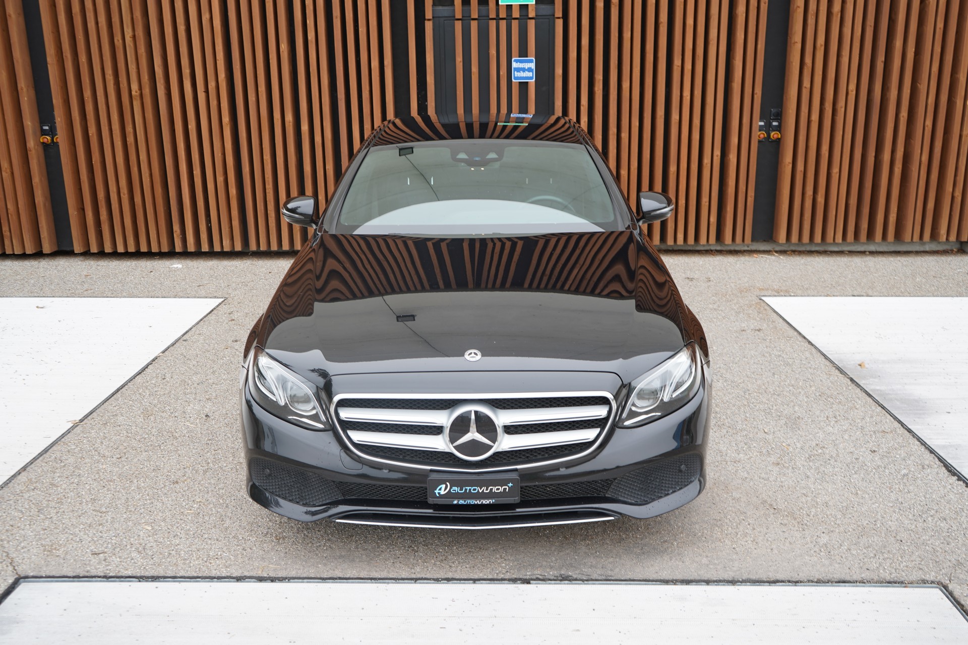 MERCEDES-BENZ E 200 AVANTGARDE 9G-TRONIC l 184 PS-image-14