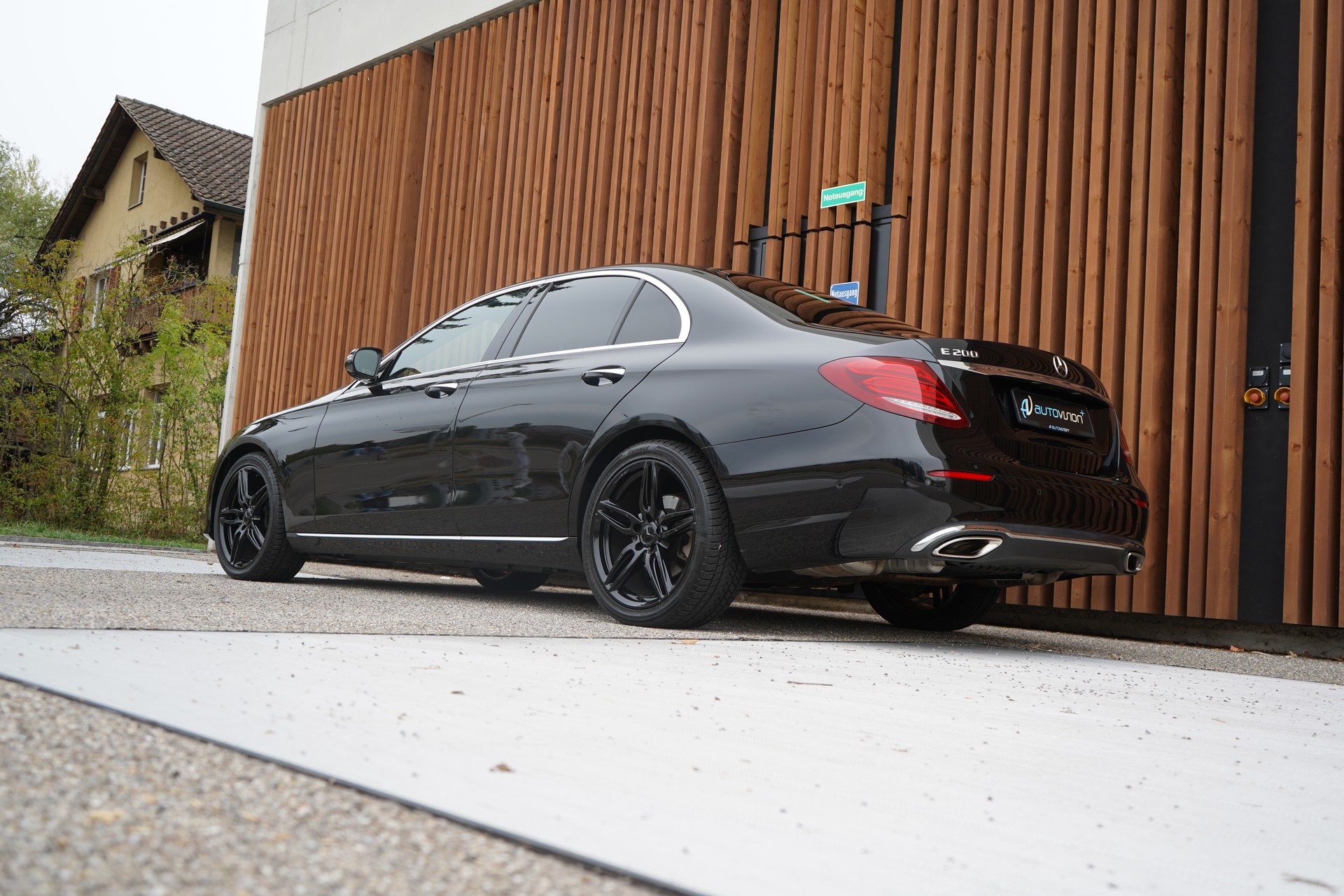 MERCEDES-BENZ E 200 AVANTGARDE 9G-TRONIC l 184 PS-image-7