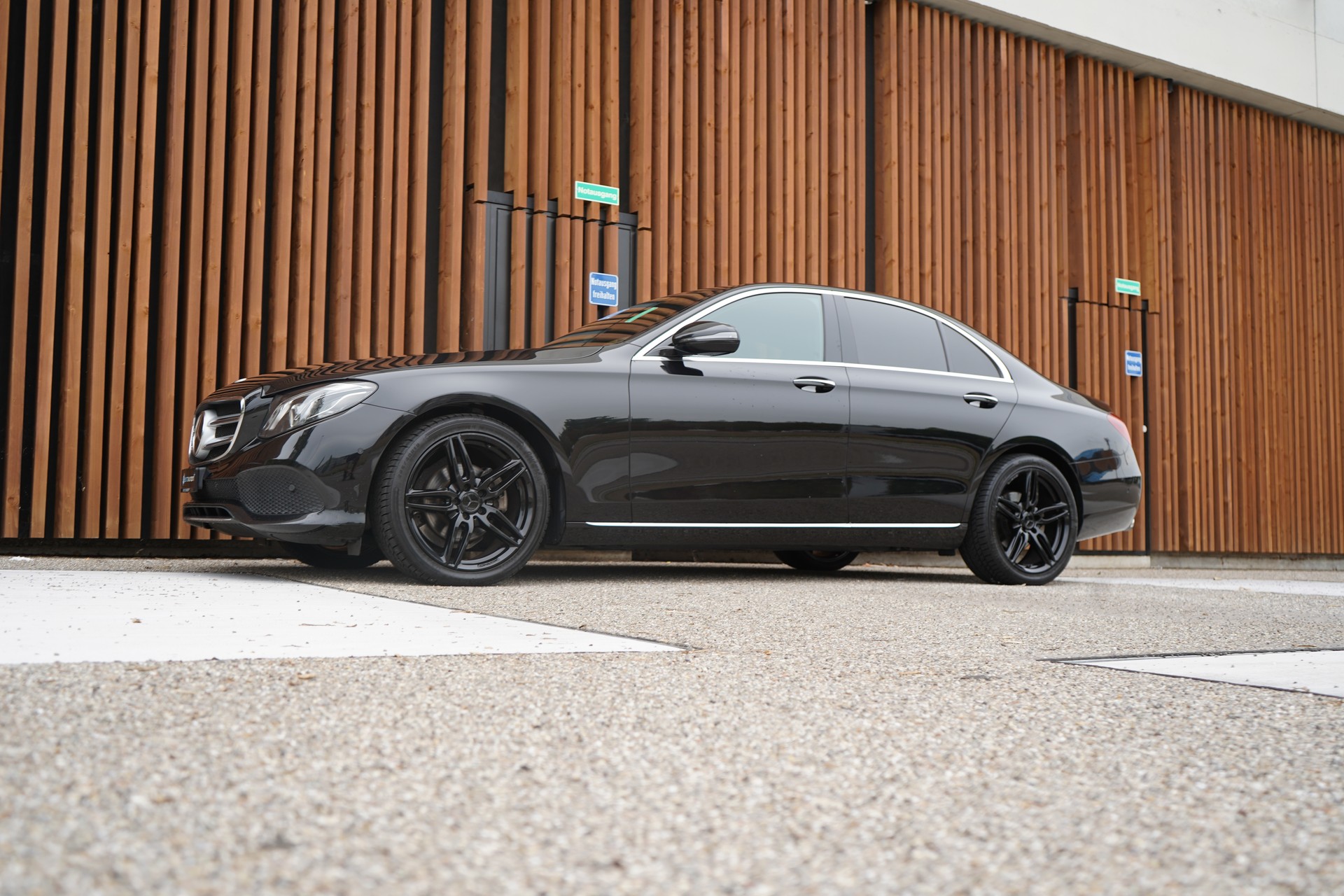 MERCEDES-BENZ E 200 AVANTGARDE 9G-TRONIC l 184 PS-image-6