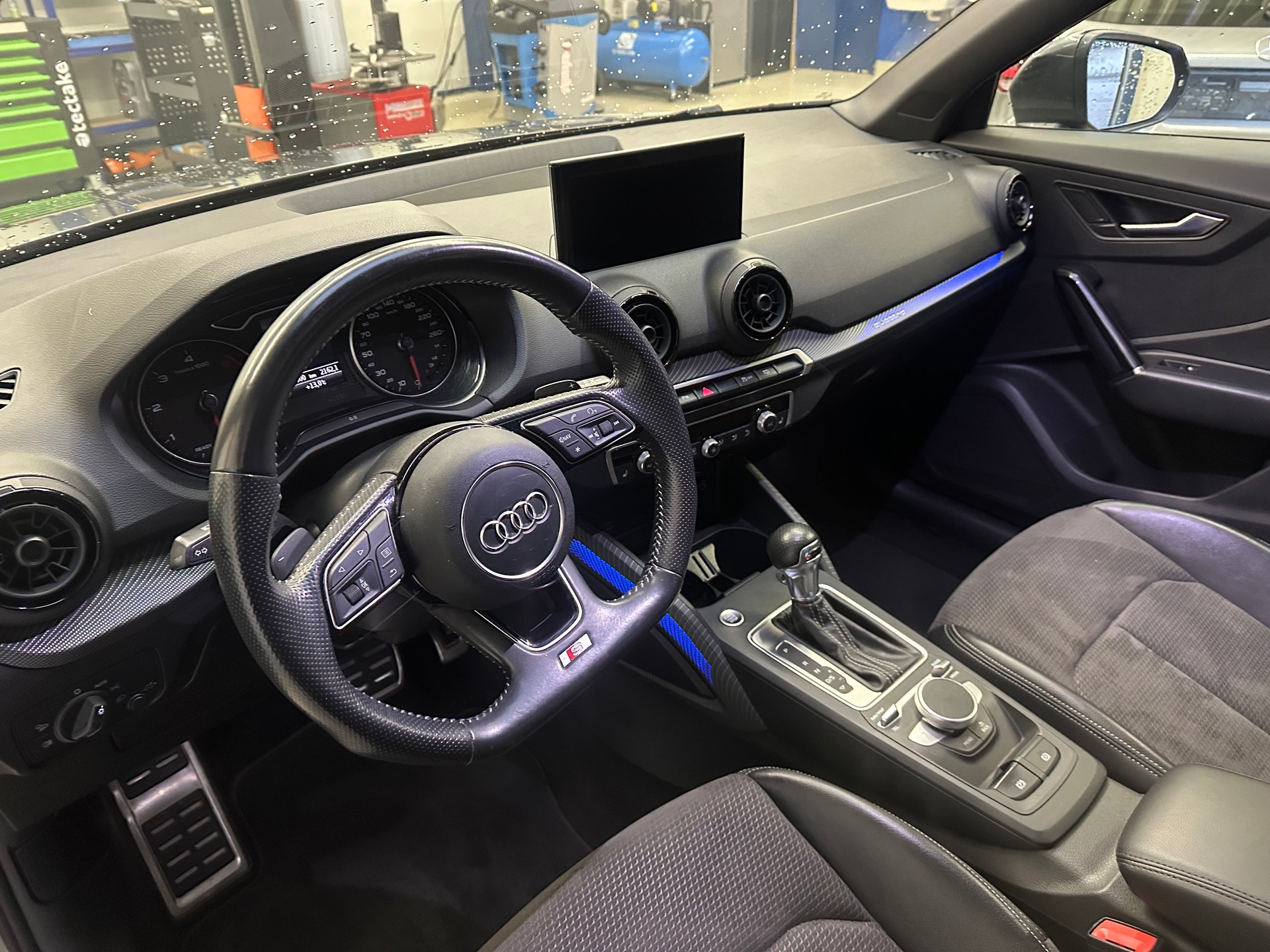 AUDI Q2 2.0 TDI quattro S-tronic-image-8