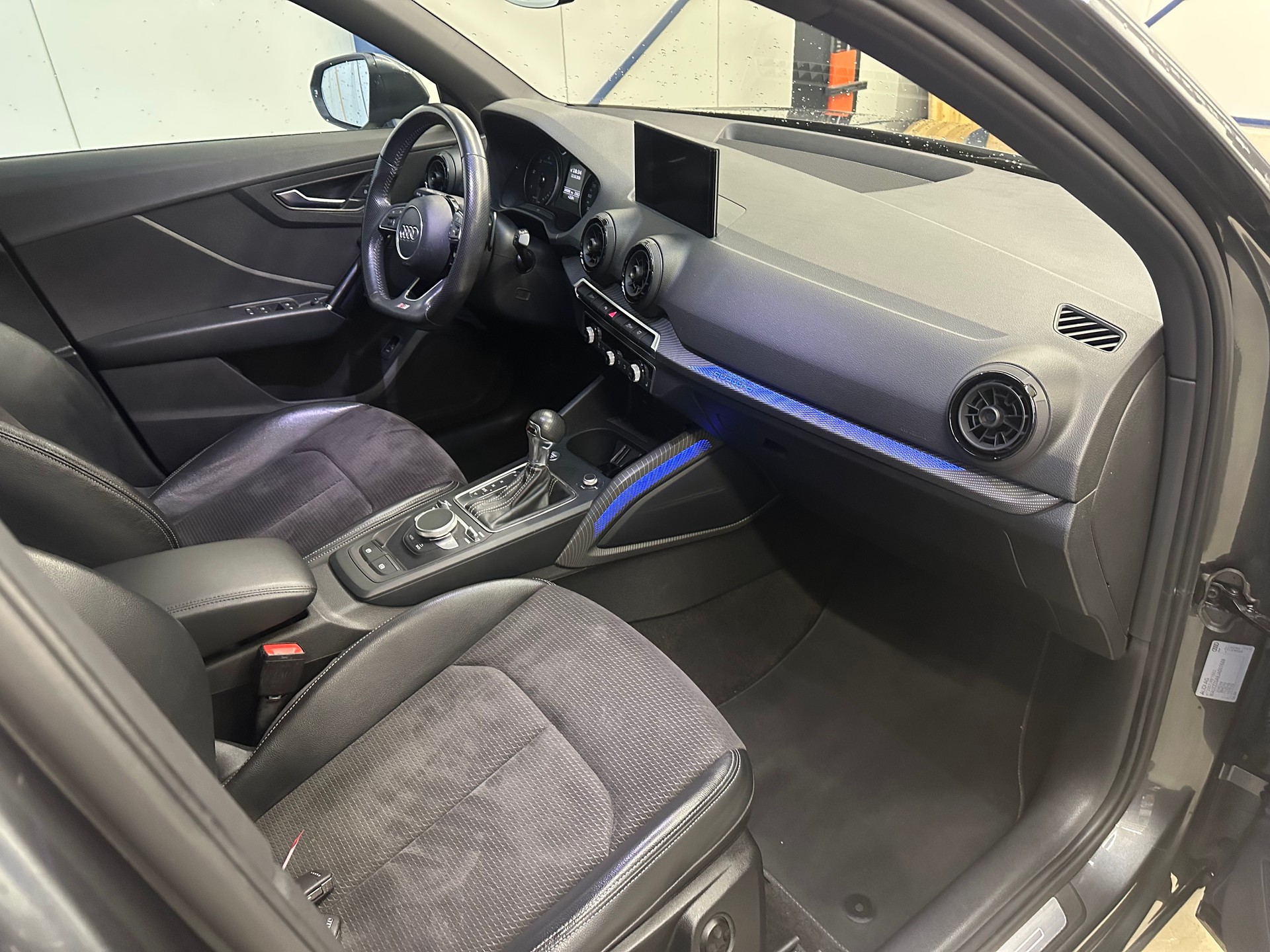 AUDI Q2 2.0 TDI quattro S-tronic-image-10