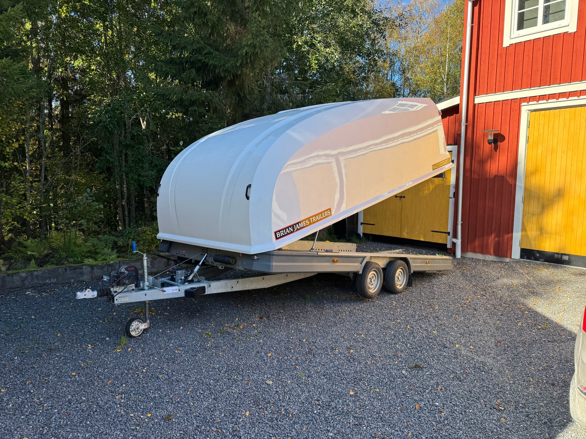 BRIAN JAMES TRAILERS Race Shuttle Tilt Bed-image-1