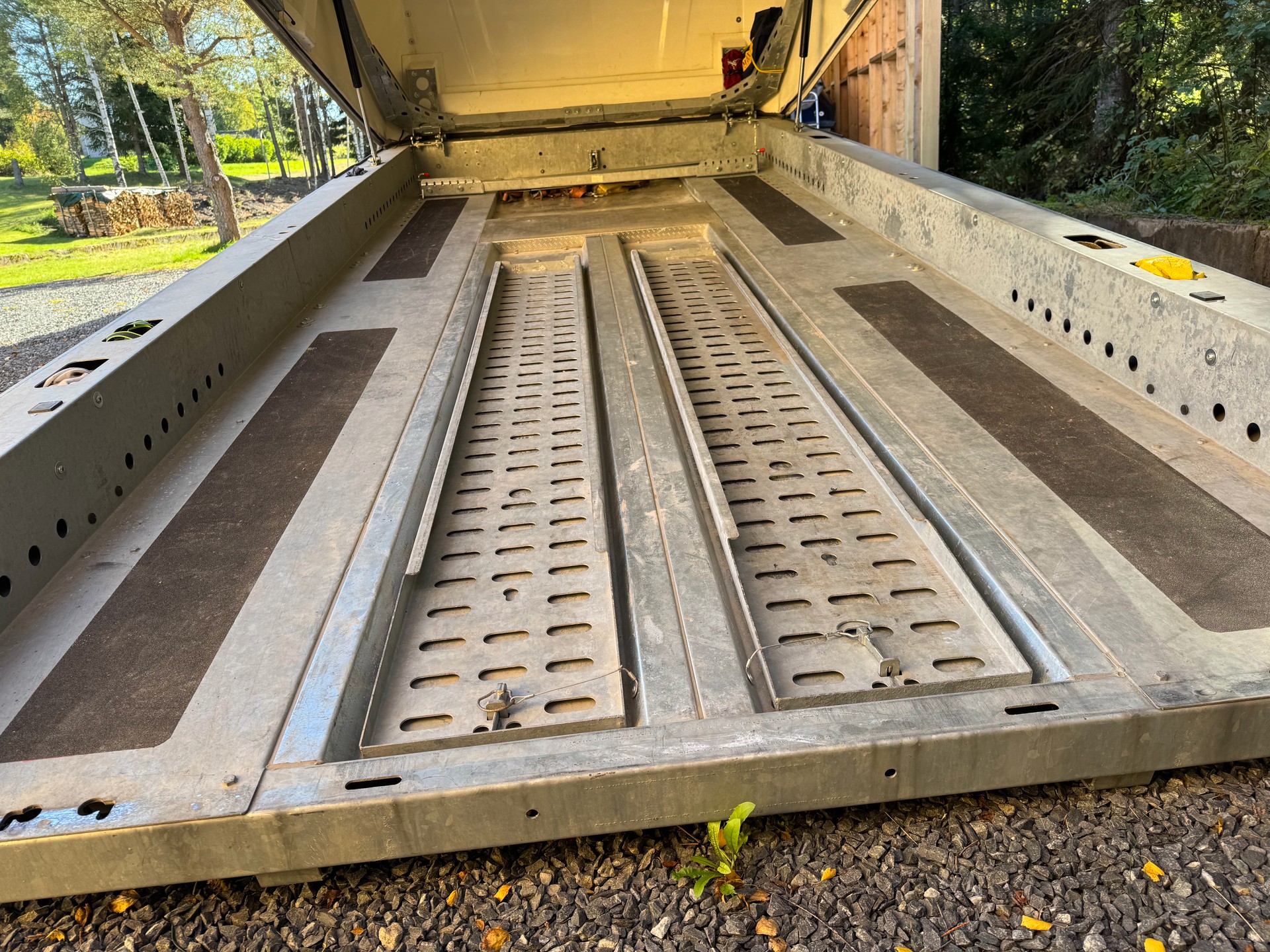 BRIAN JAMES TRAILERS Race Shuttle Tilt Bed-image-2