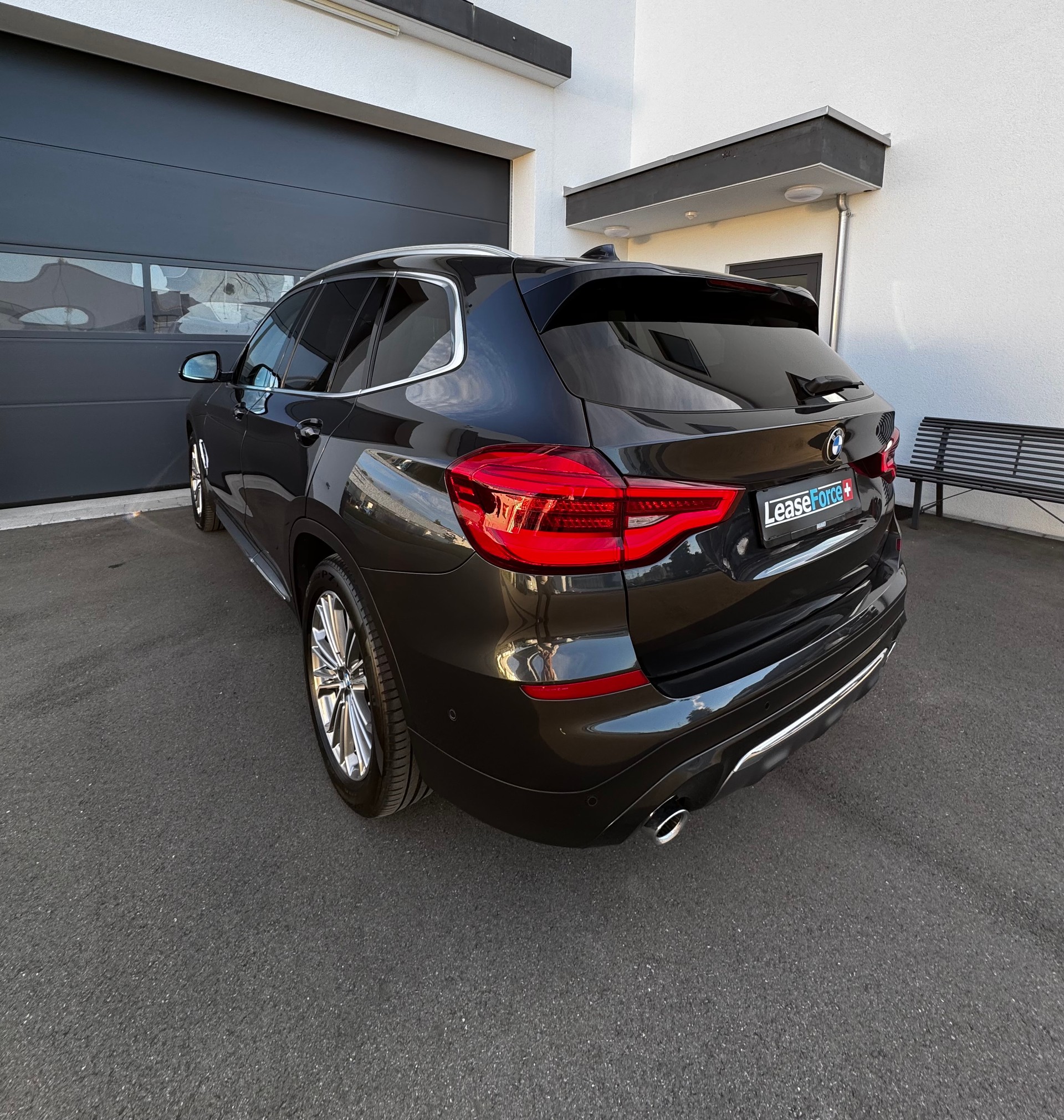 BMW X3 xDrive 30d Individual Luxury Line Steptronic-image-4