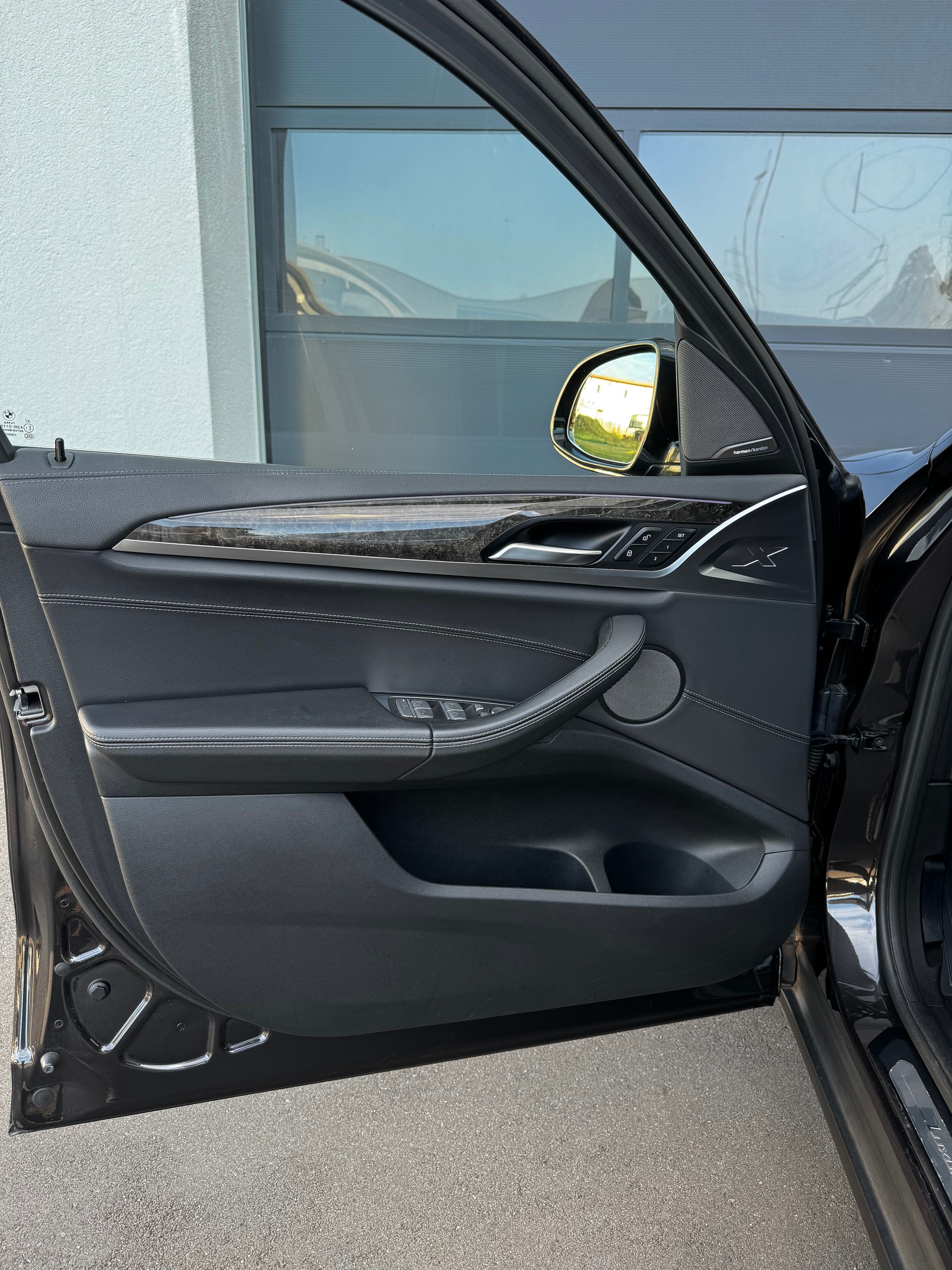 BMW X3 xDrive 30d Individual Luxury Line Steptronic-image-7