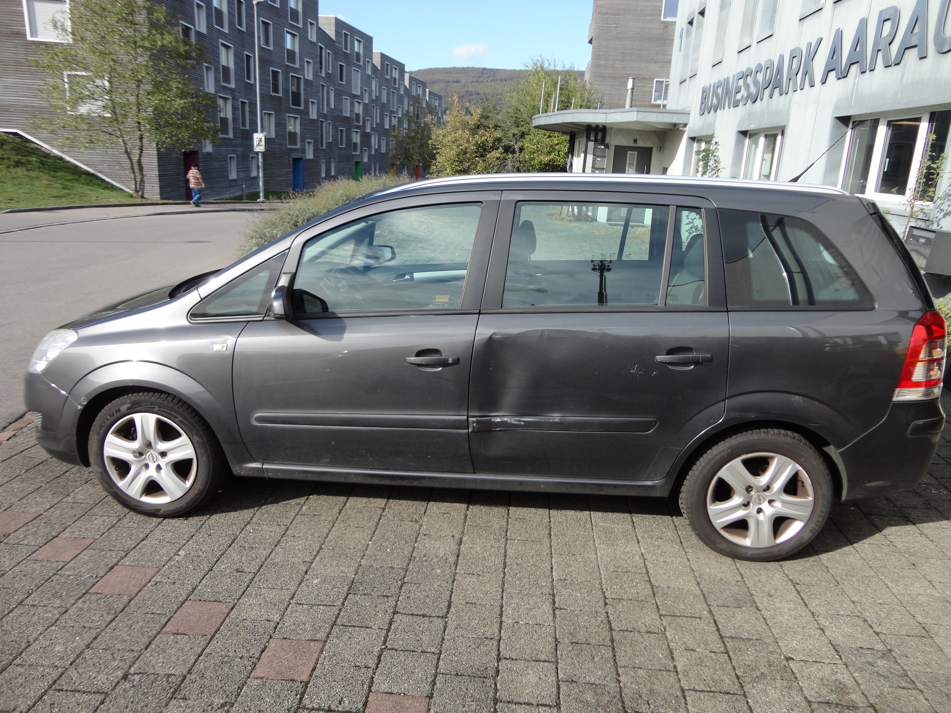 OPEL Zafira 1.8i 16V-image-1