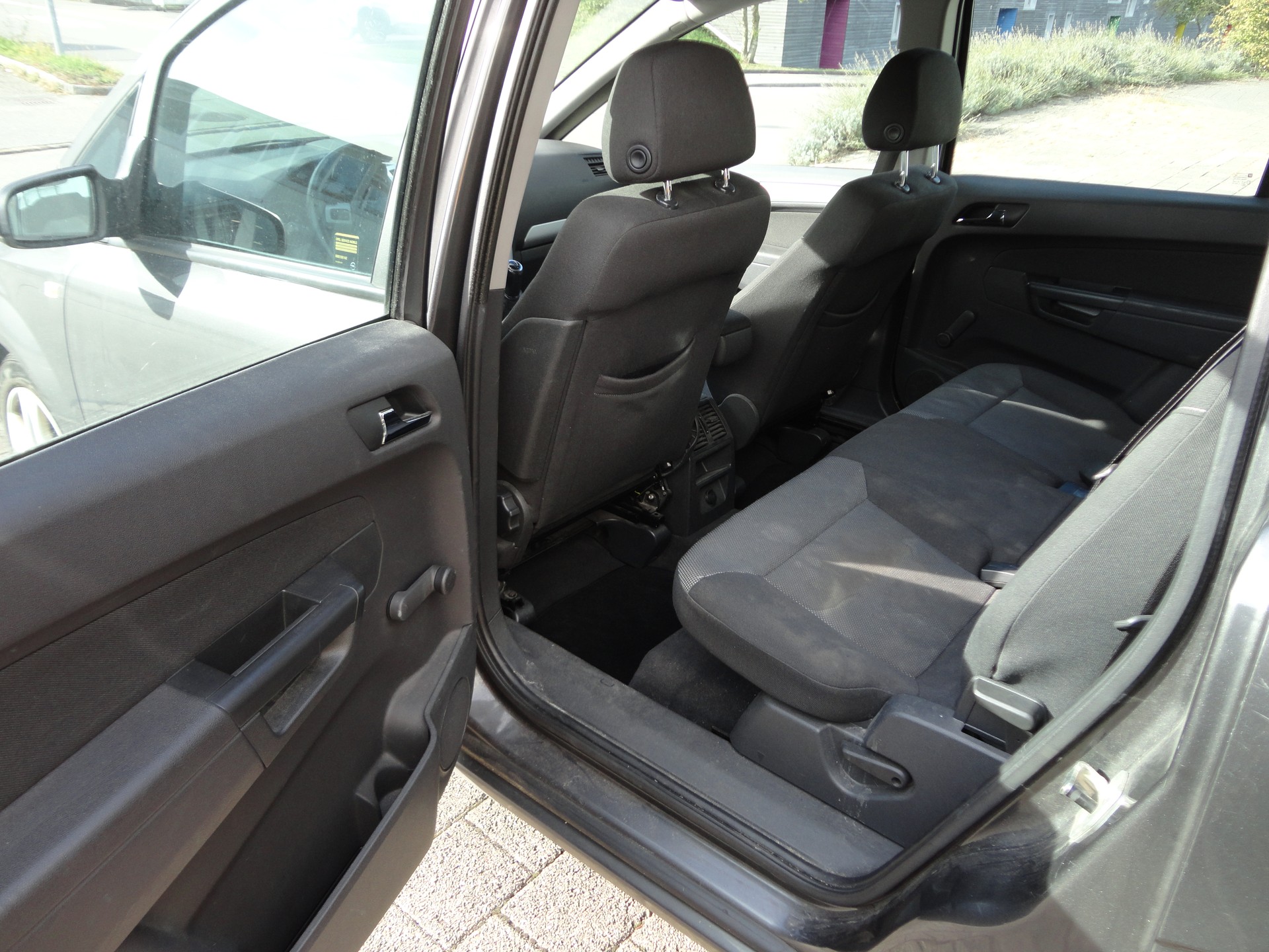 OPEL Zafira 1.8i 16V-image-9