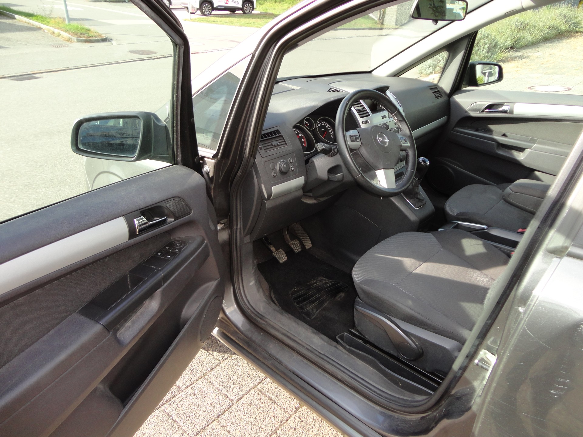 OPEL Zafira 1.8i 16V-image-8