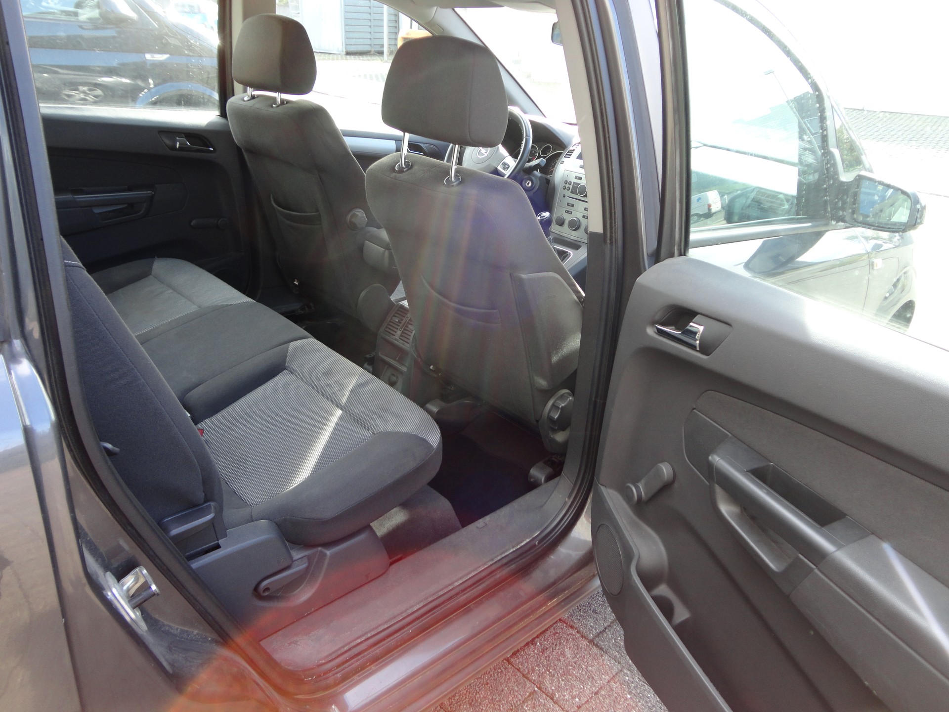 OPEL Zafira 1.8i 16V-image-11