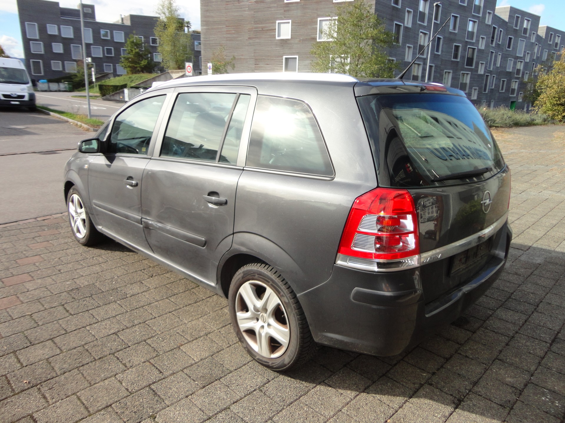 OPEL Zafira 1.8i 16V-image-2