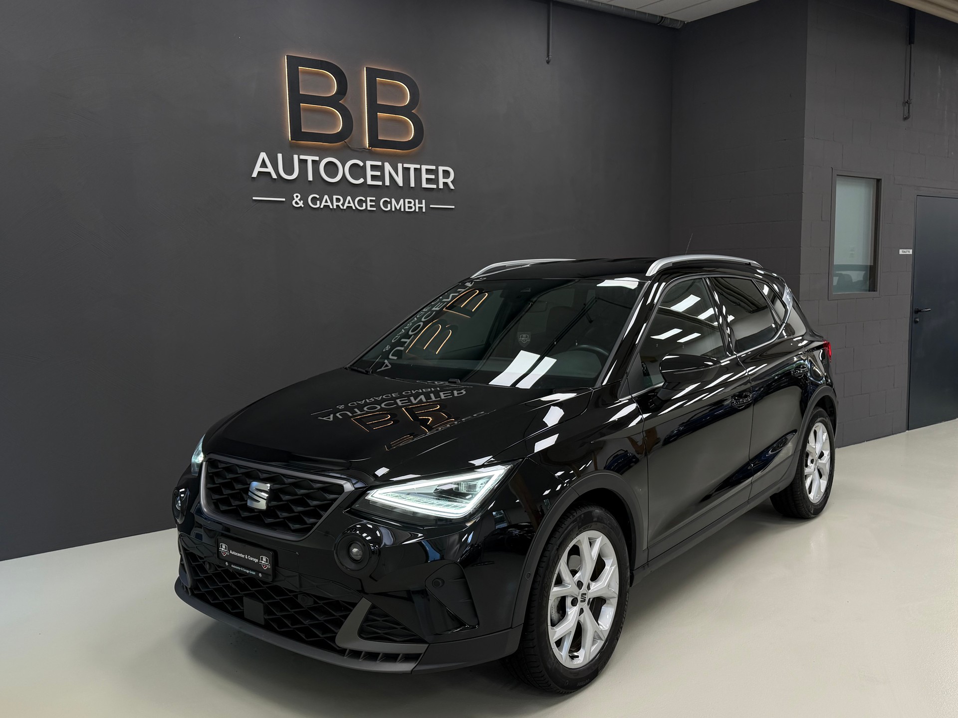 SEAT Arona 1.0 TSI Eco Hola FR DSG °° 5 Jahre / 100'000 KM Werksgarantie °°-image-0