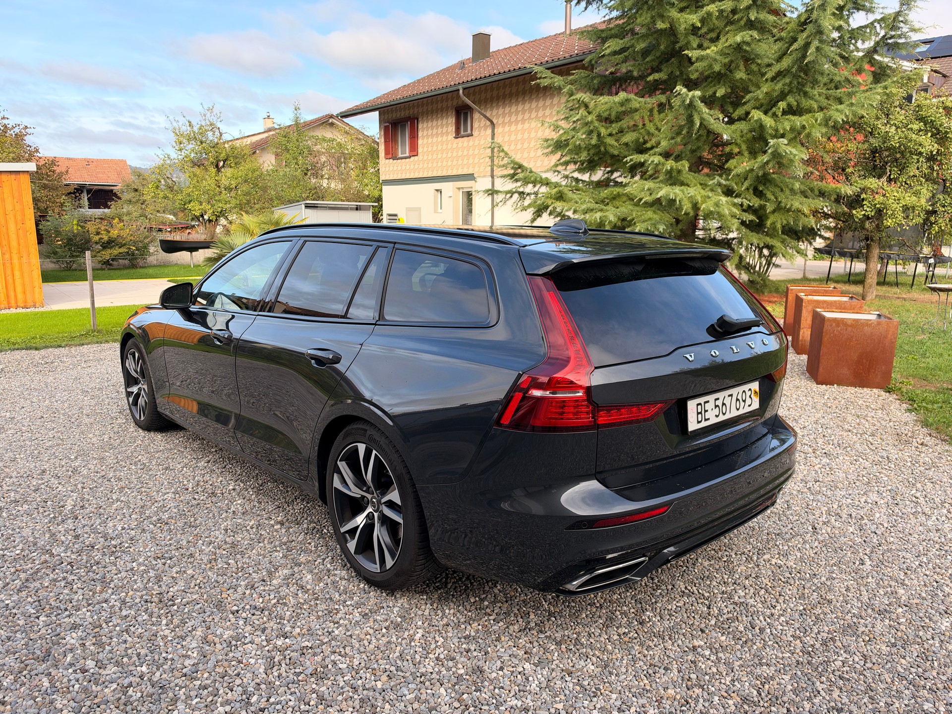 VOLVO 2.0 D4 R-Design AWD-image-1