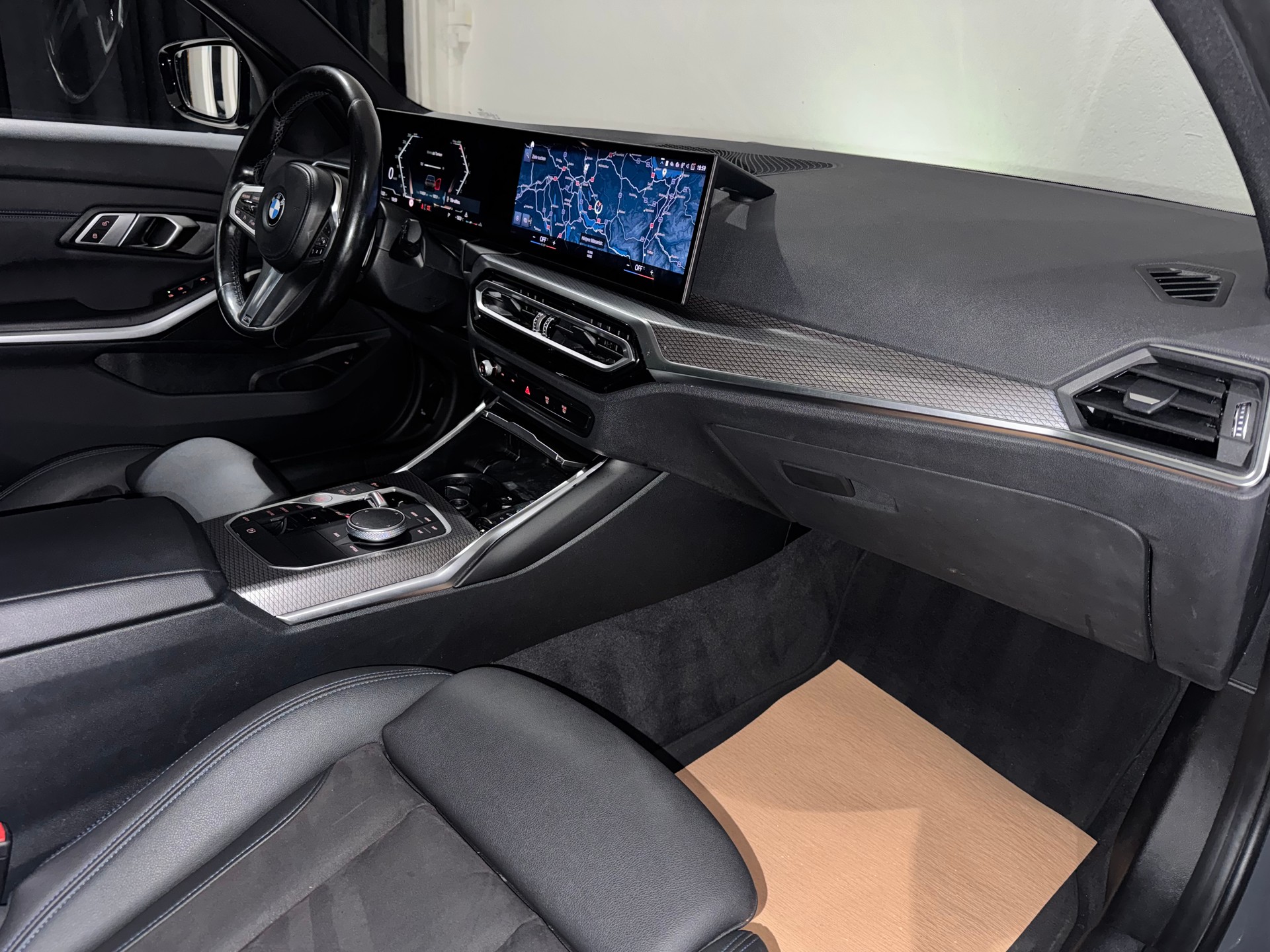 BMW 330i Touring xDrive Steptronic M Sport Pro | 1.Hand | CH |-image-12