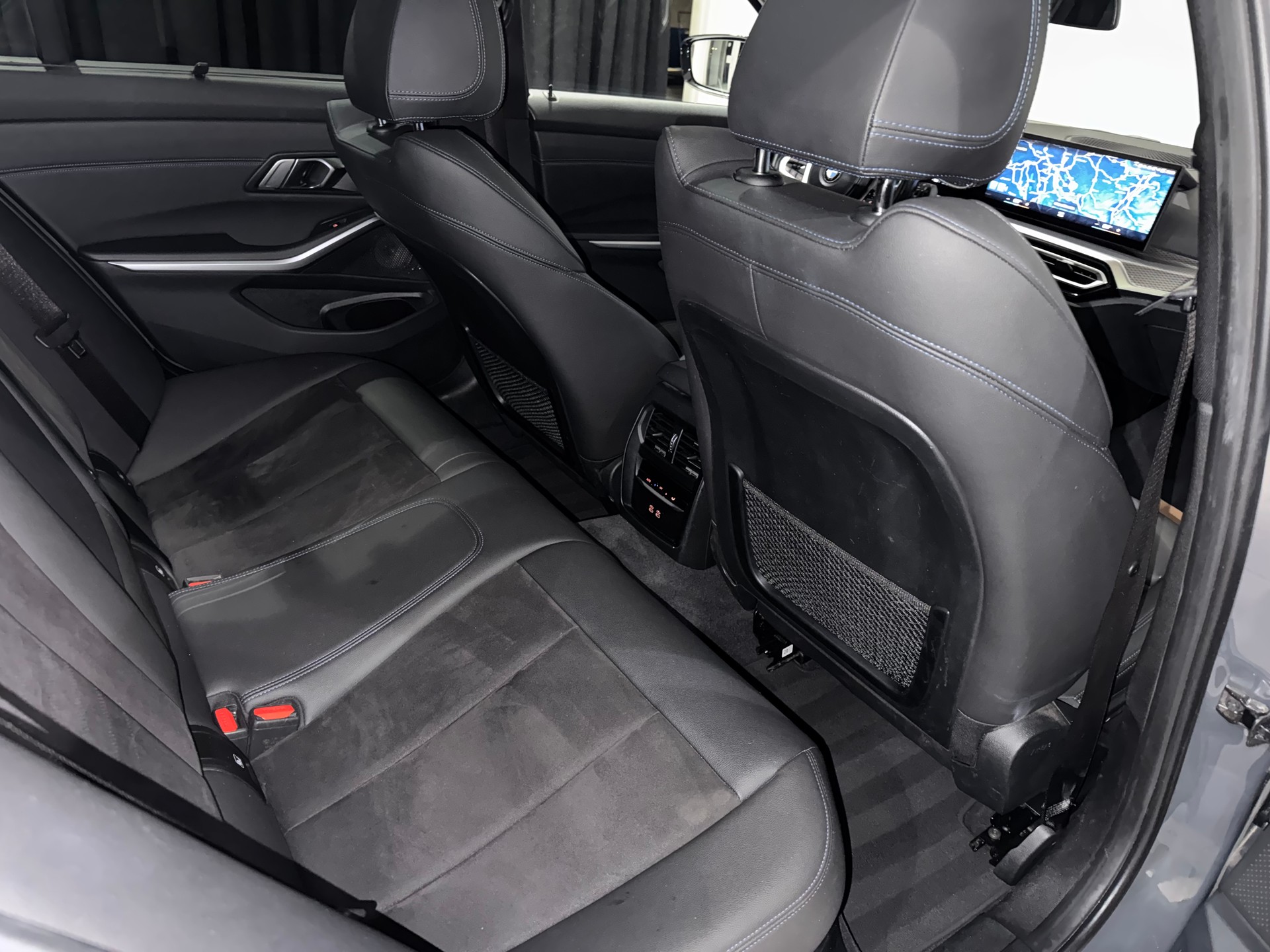 BMW 330i Touring xDrive Steptronic M Sport Pro | 1.Hand | CH |-image-15