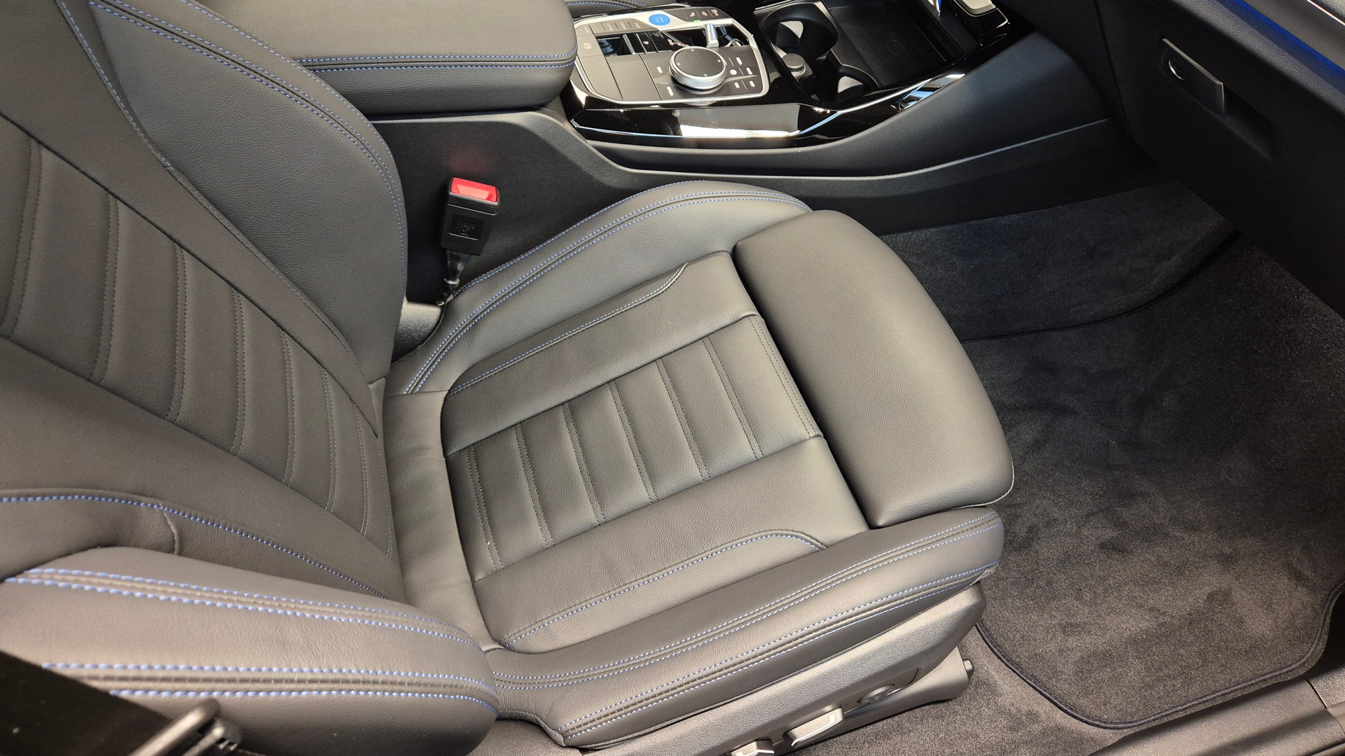 BMW iX3 Impressive-image-19