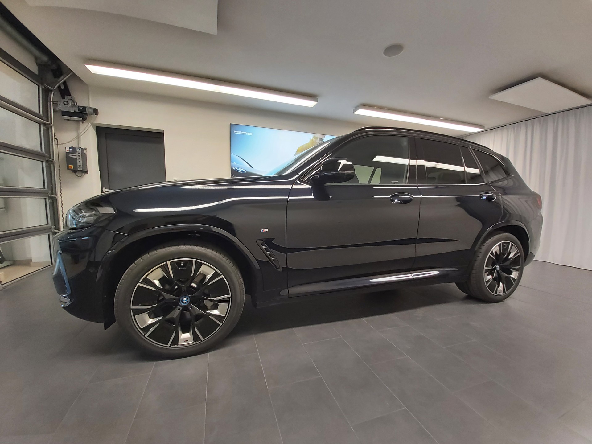 BMW iX3 Impressive-image-3