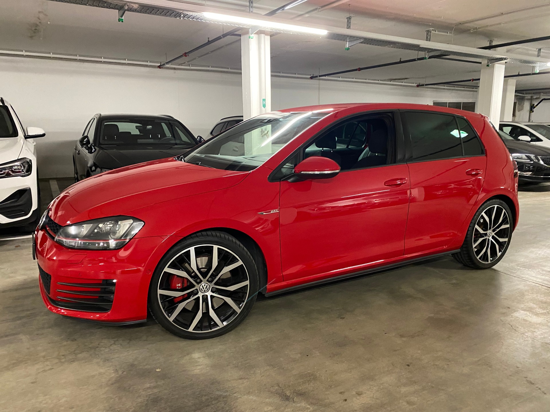 VW Golf 2.0 TSI GTI Performance DSG-image-1